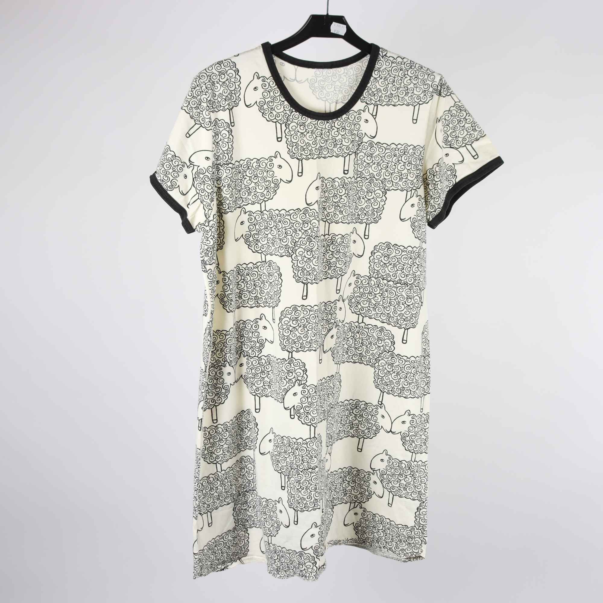 Sovplagg, Okänd, vit, får, stl ca. S/M mäter armhåla till armhåla ca. 50 cm.