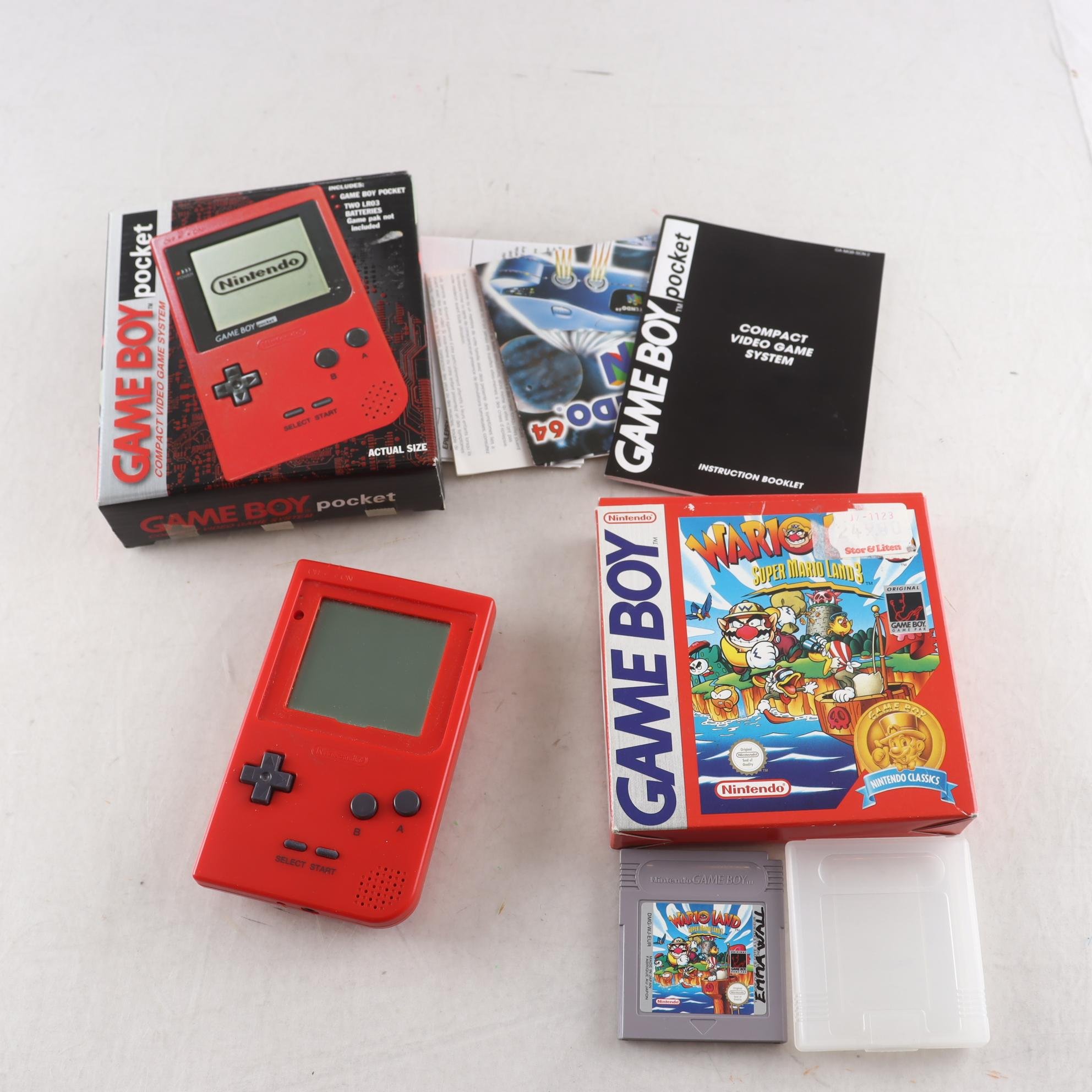 Nintendo game boy pocket med spel.
