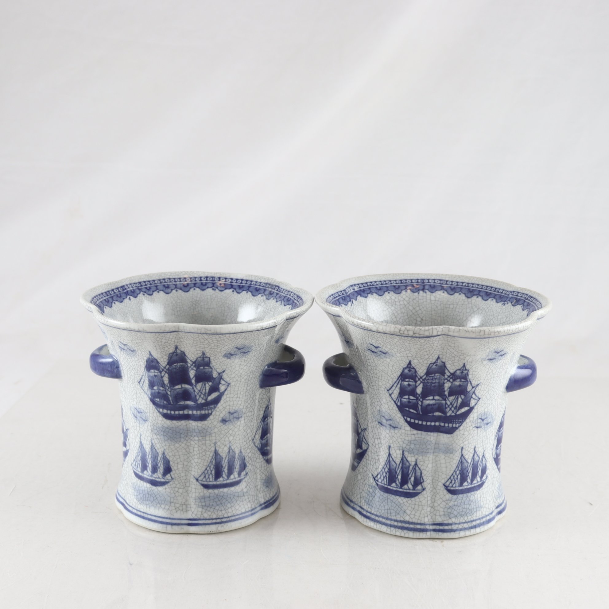 Paret ytterfoder, Göteborgs porslinsfabrik, sent 1900-tal. Samfraktas ej.