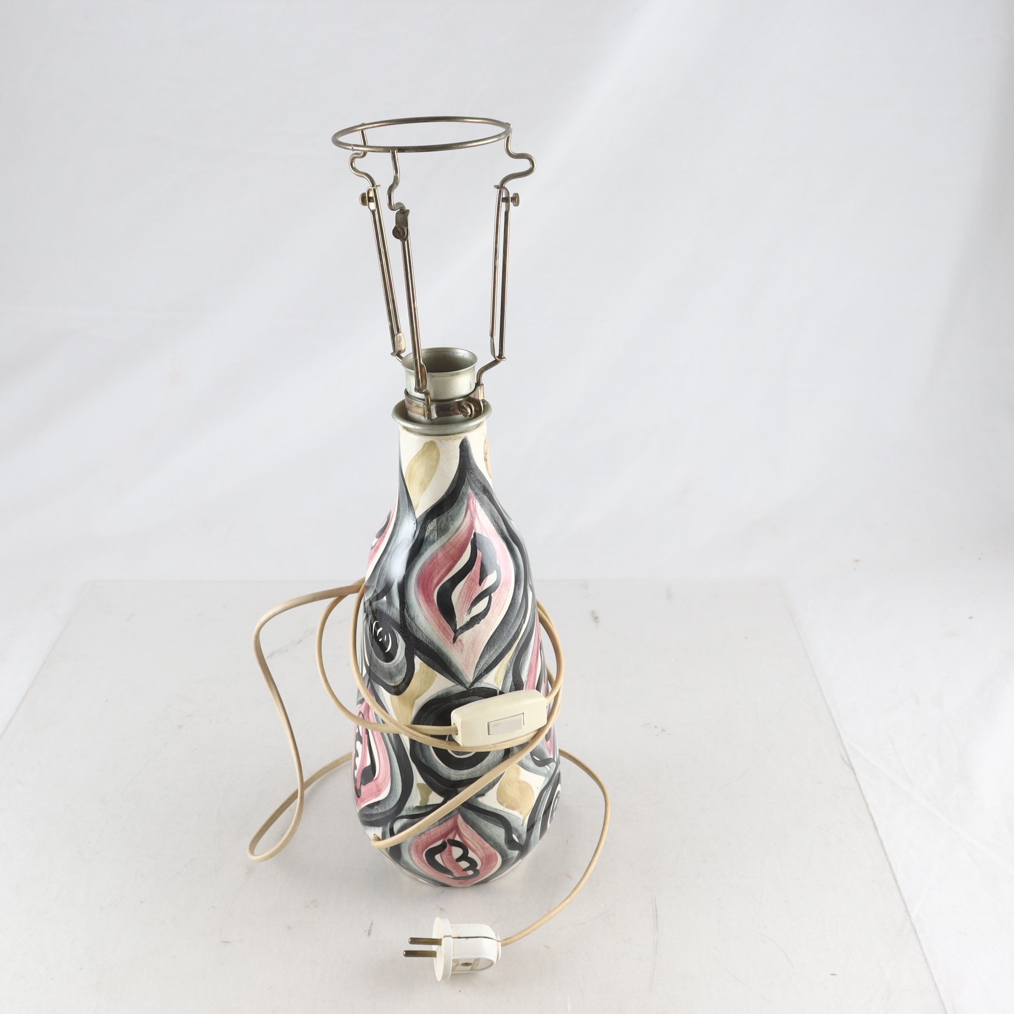 Bordslampa, Tjeckisk fajans. Samfraktas ej.