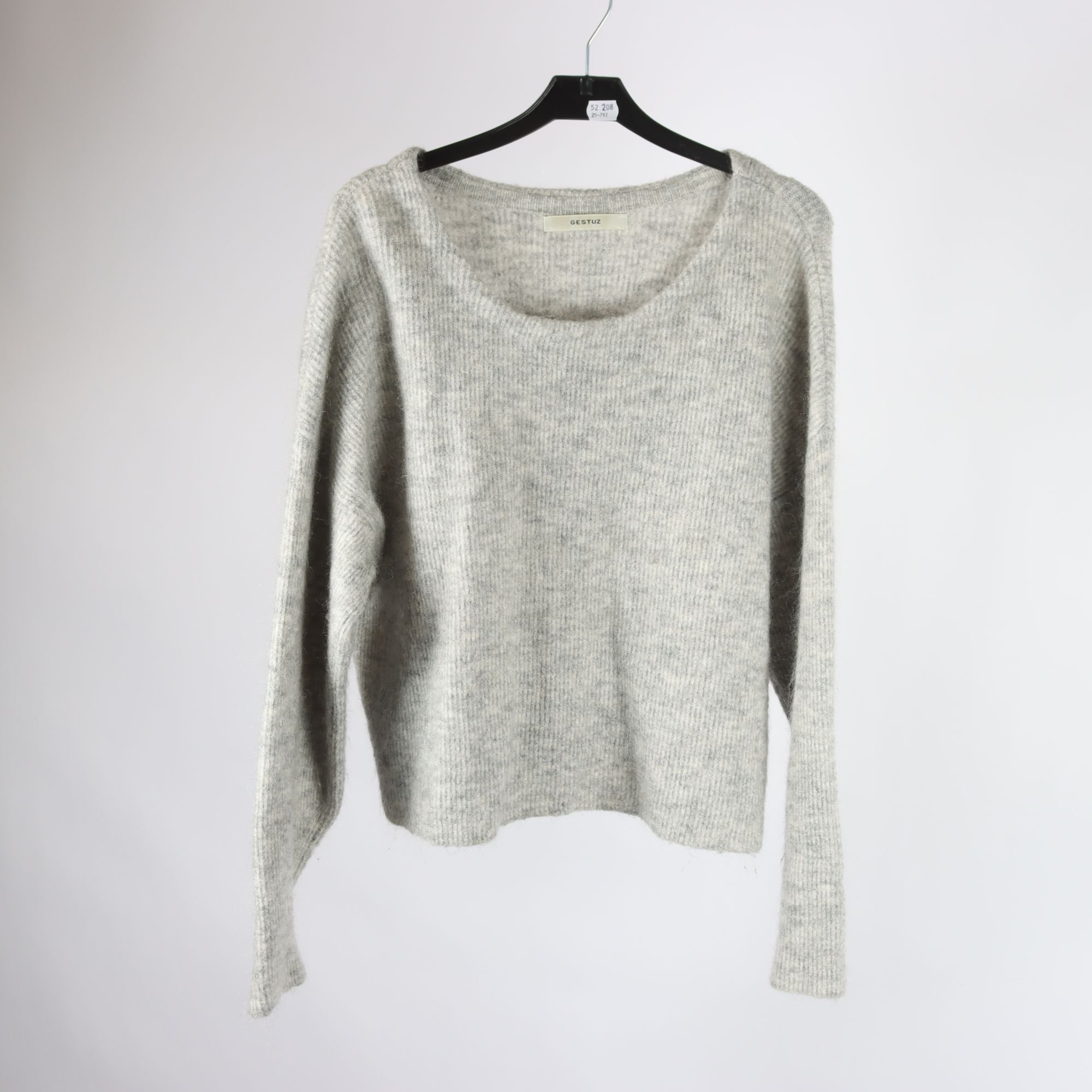 Stickad tröja, Gestuz, stl. M