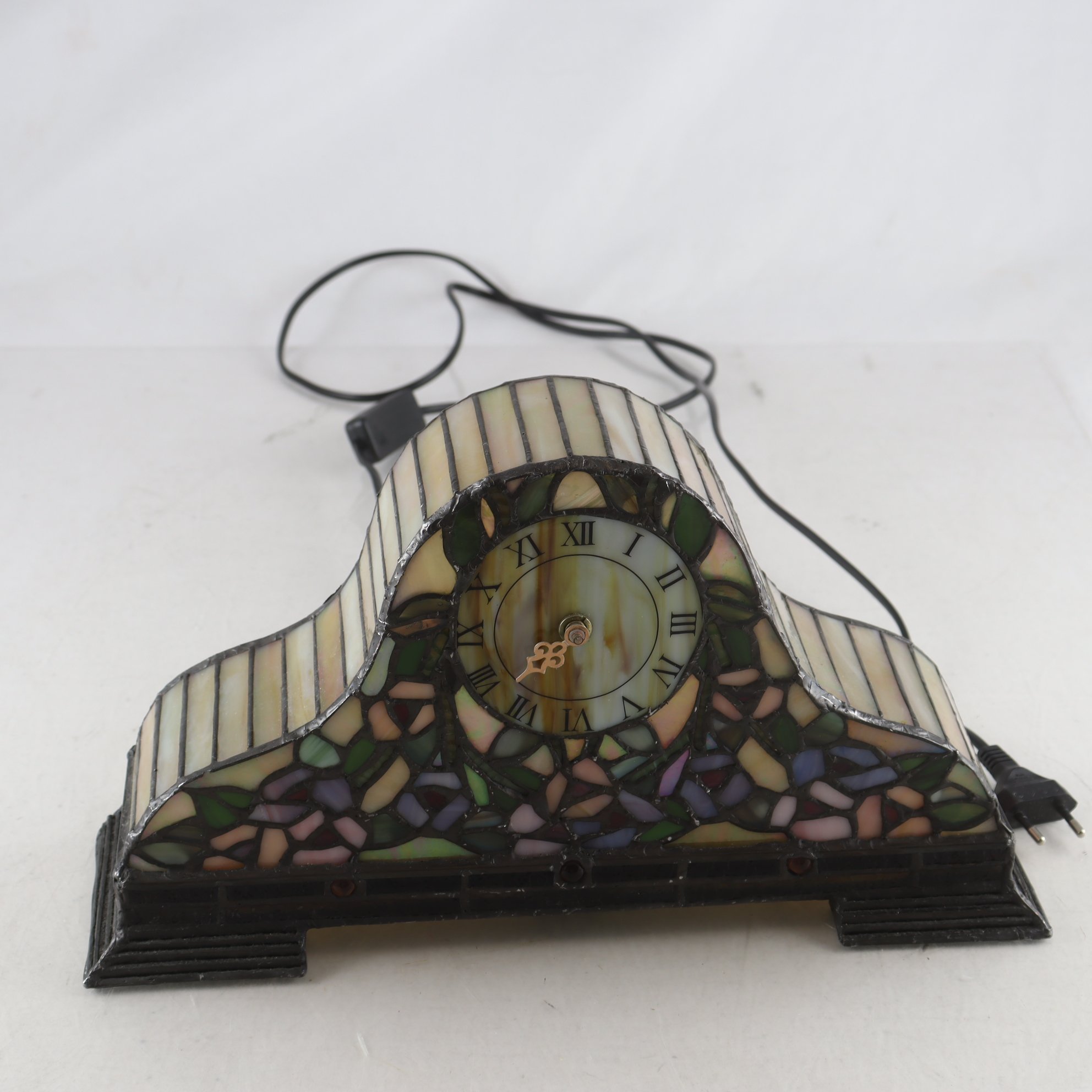 Bordsklocka, Tiffany style. Samfraktas ej.