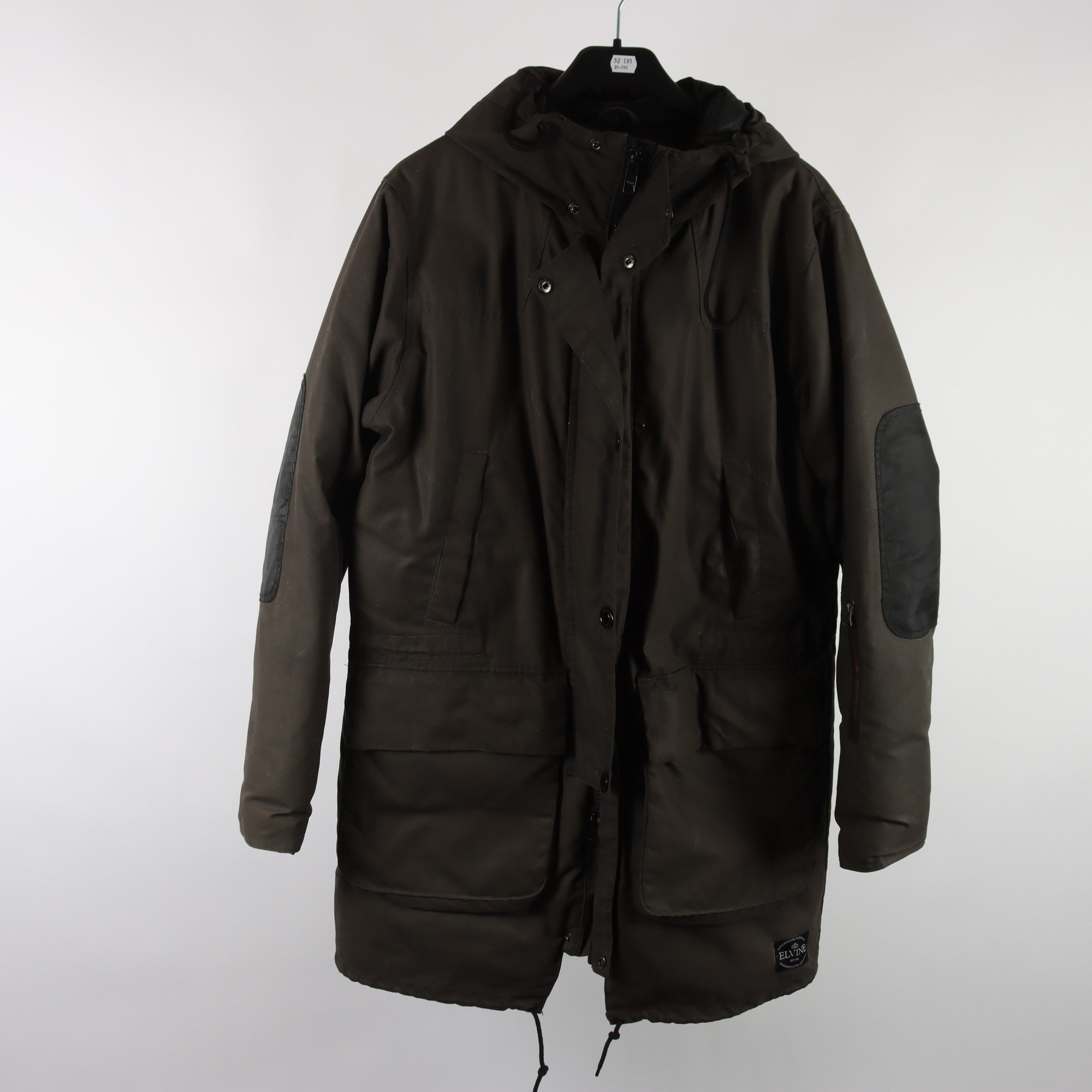 Jacka, Elvine, stl. L