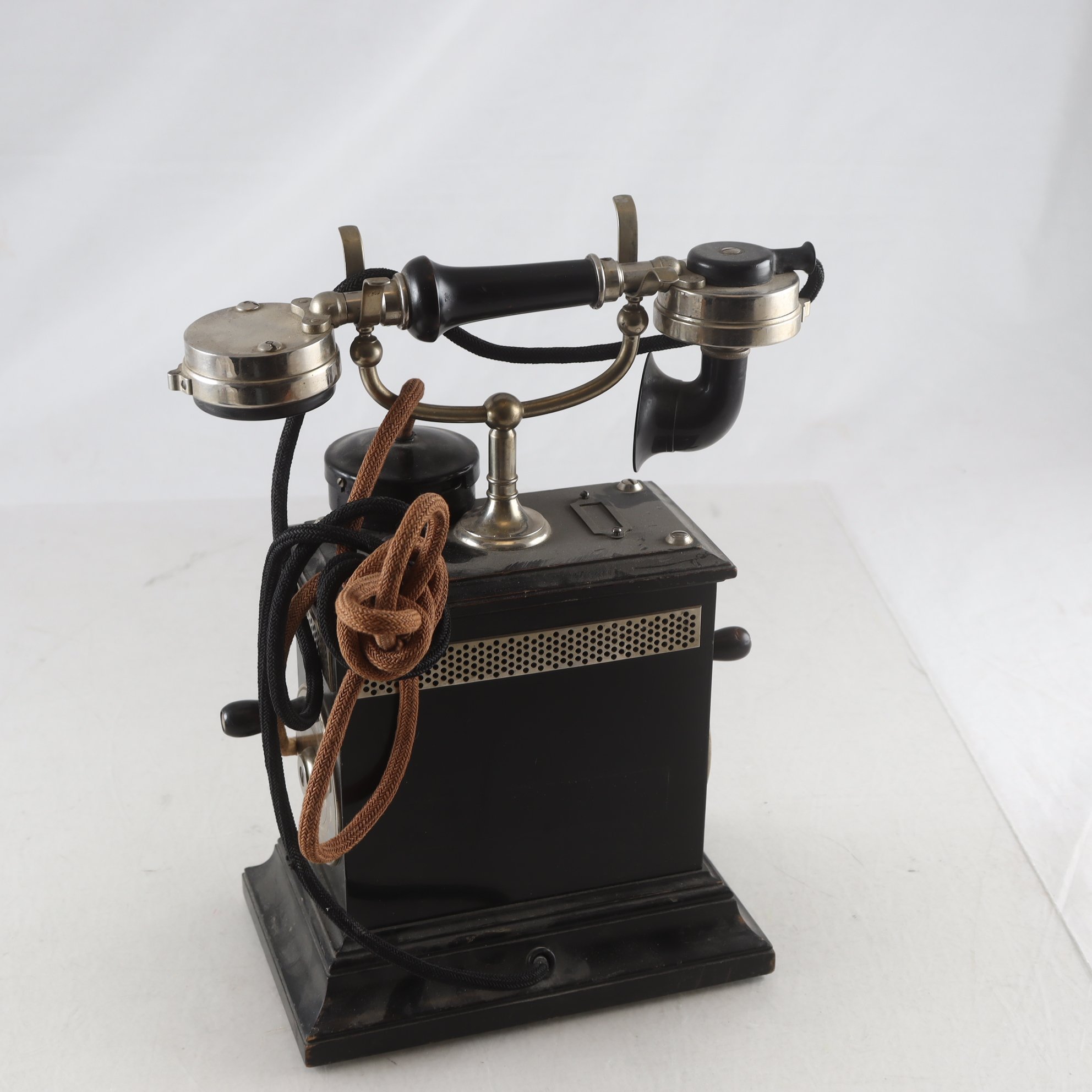 Vevtelefon. Samfraktas ej.