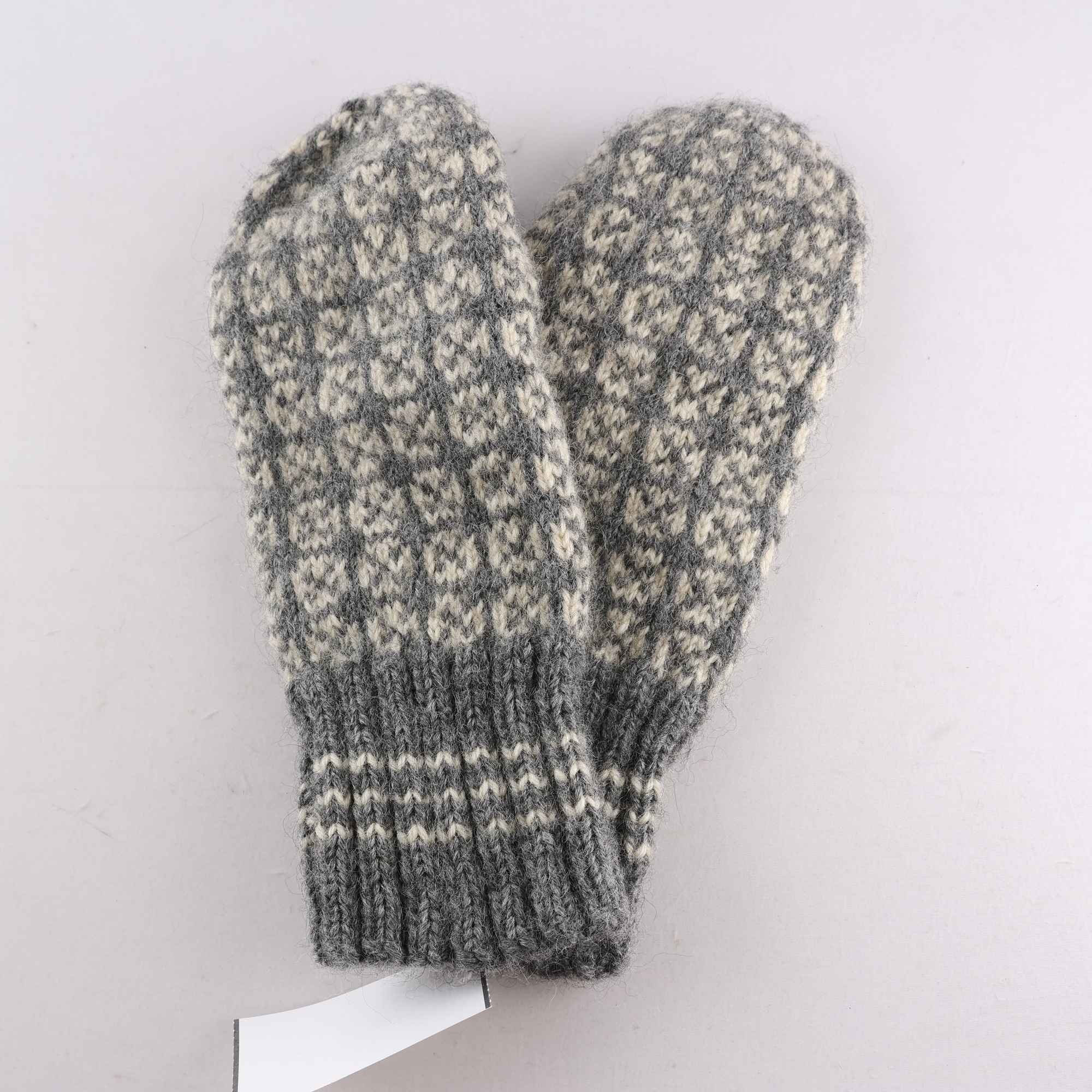 Vantar, Okänd ,beige, grå, ull.