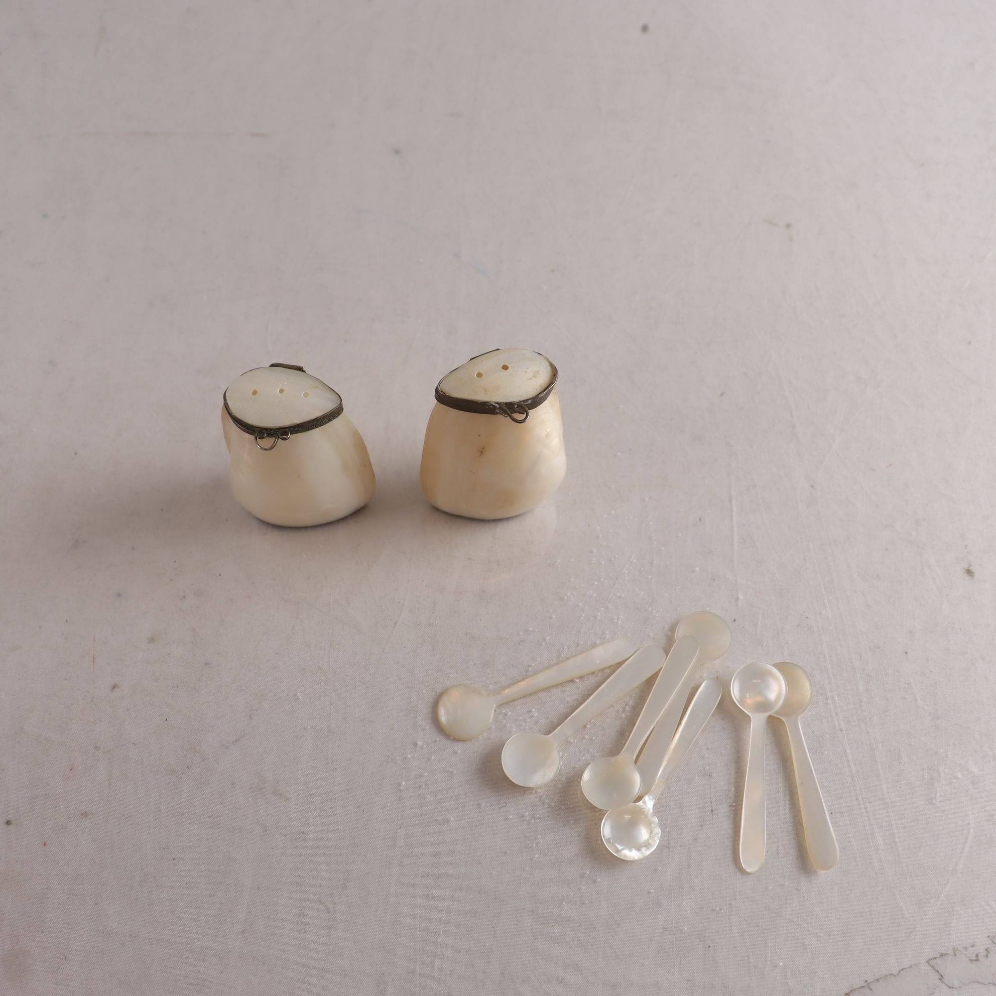 Salt & pepparkar, saltskedar, pärlemor