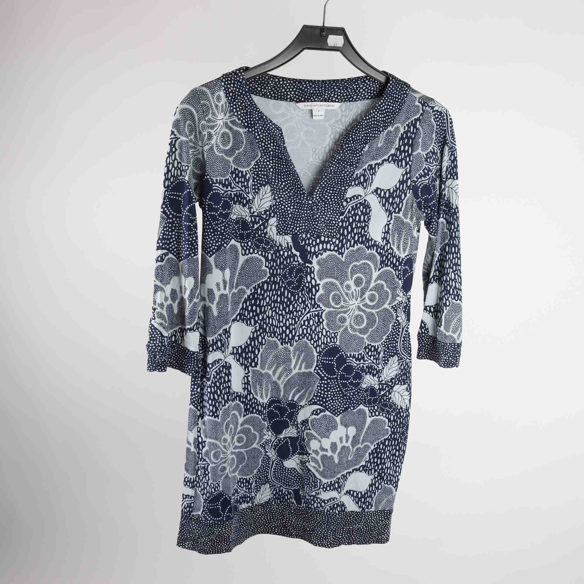 Klänning, Diane von Furstenberg, blå, mönstrad, stl. 6 (S)