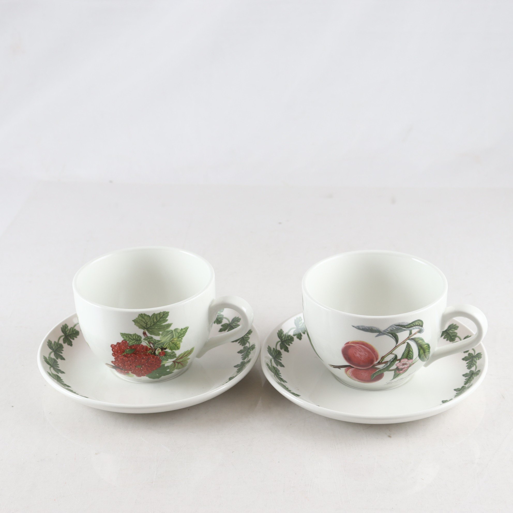 Buljongkoppar på fat, Pomona, Portmerion, 2 st. Samfraktas ej.