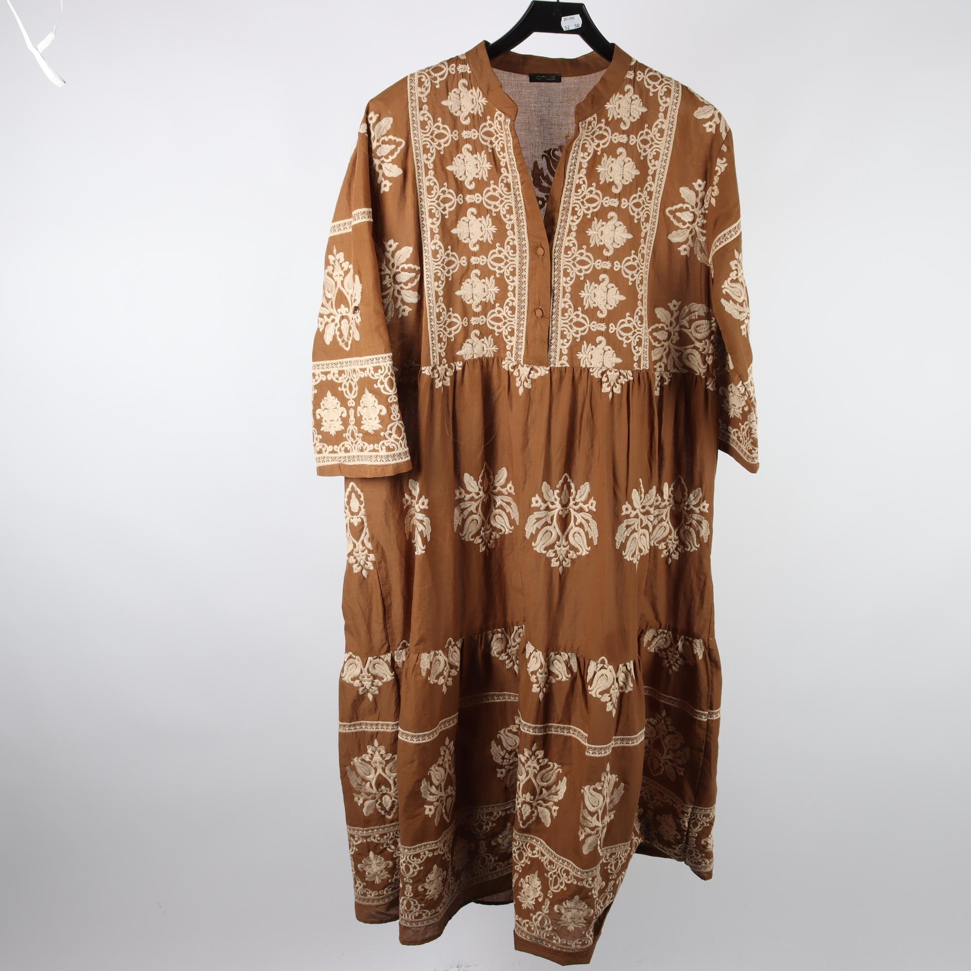 Klänning, QNUZ, stl. XL