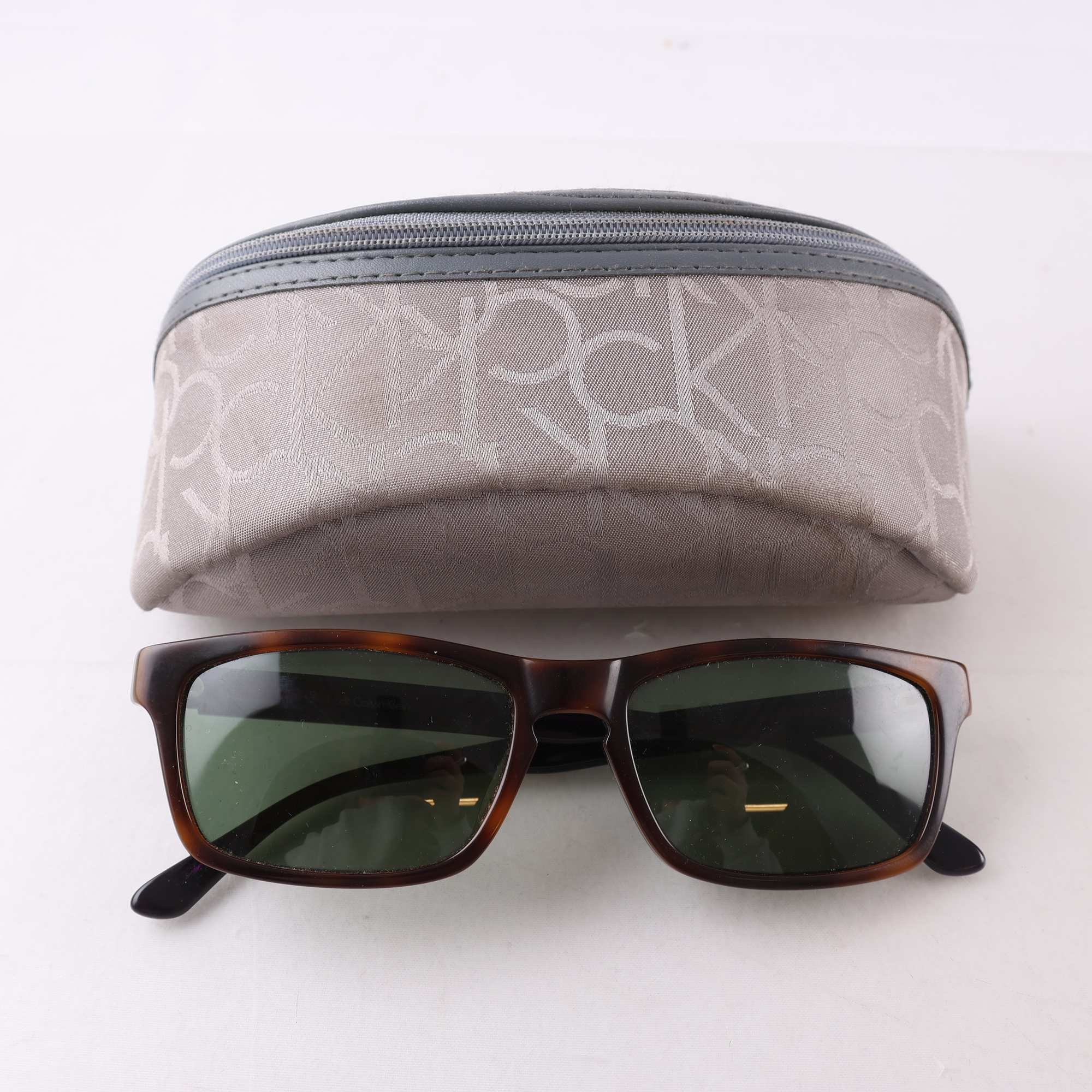 Solglasögon, Calvin Klein