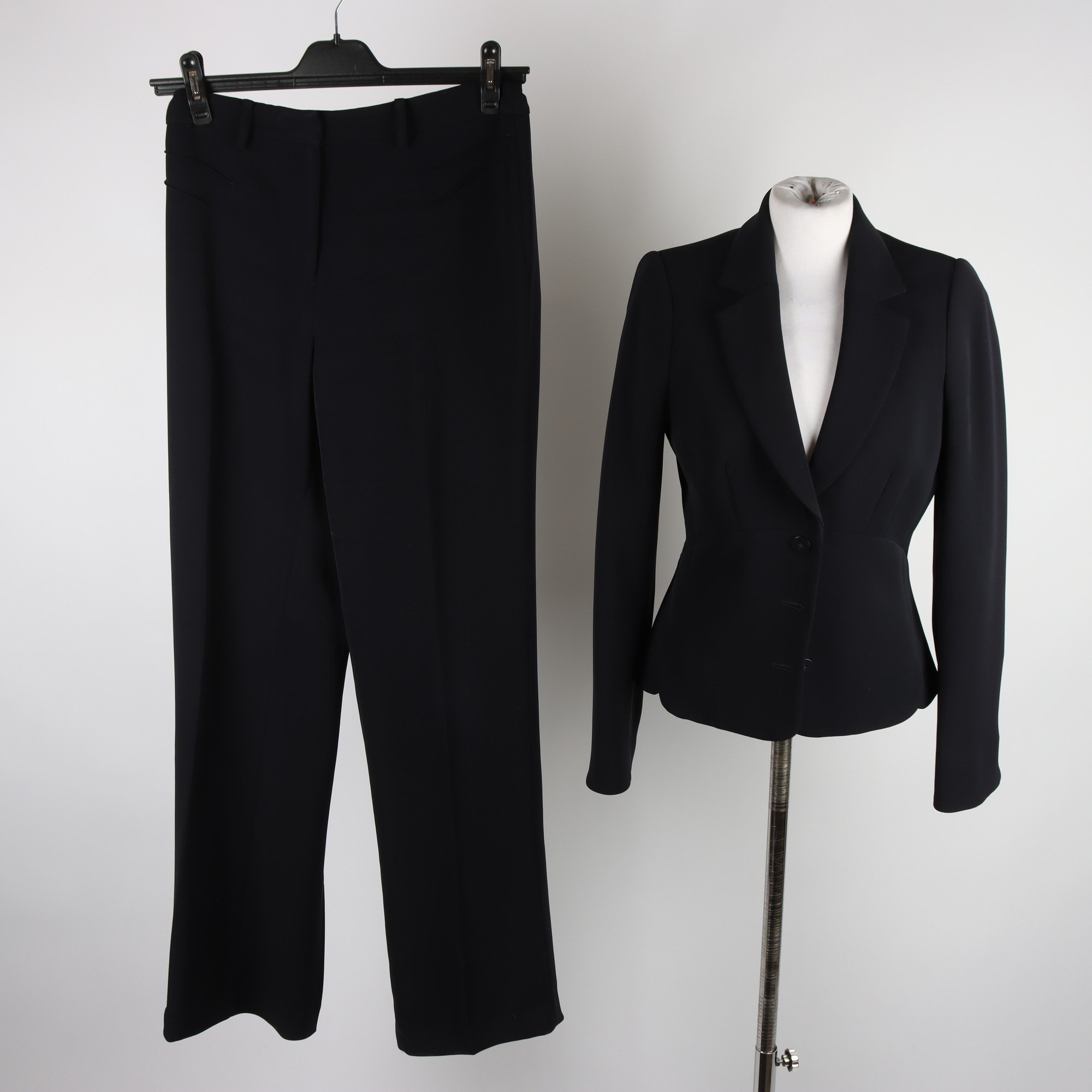 Kostym, Hobbs, blå, stl. 38.