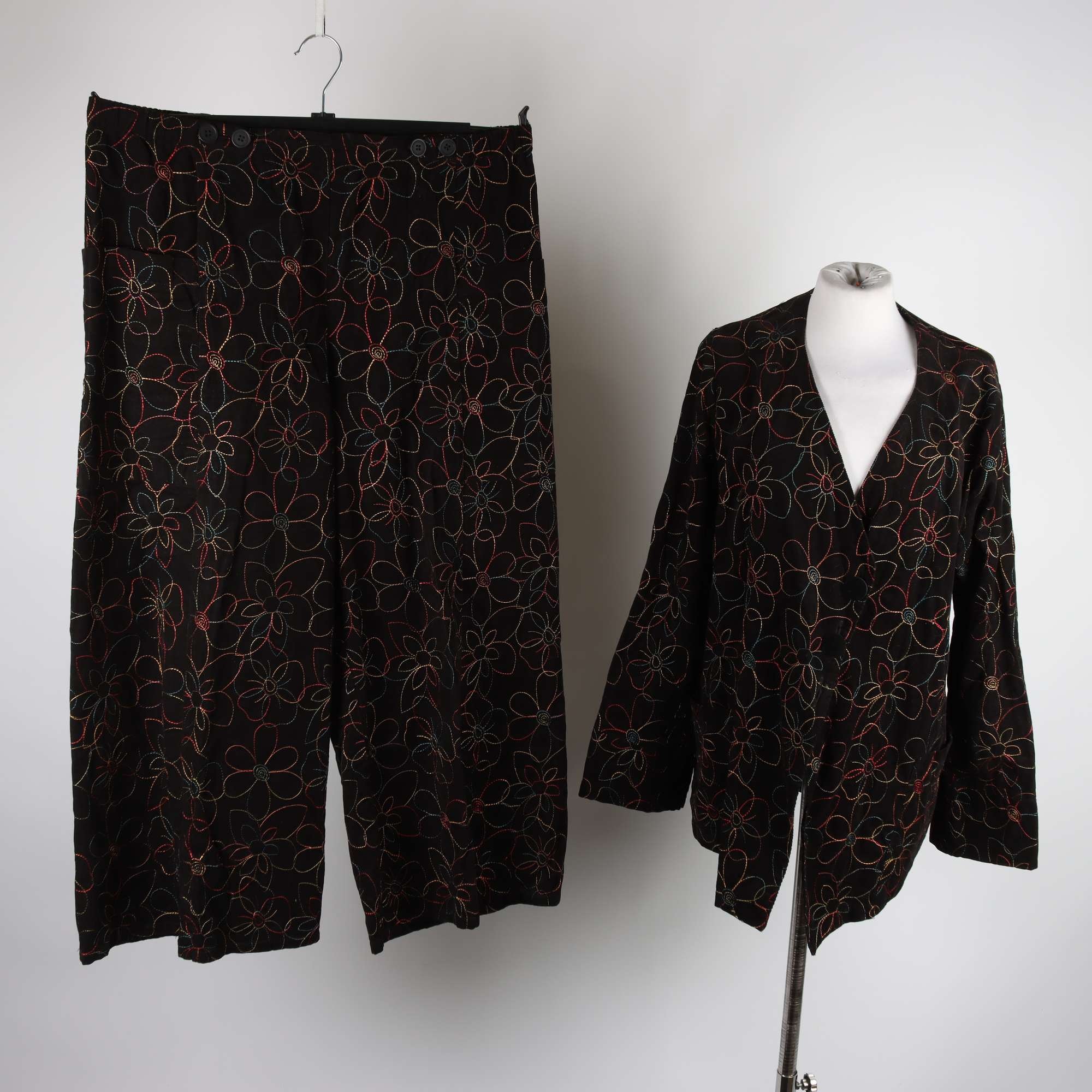 Byxor+jacka, Ralston, svart, manchester, stl. M.