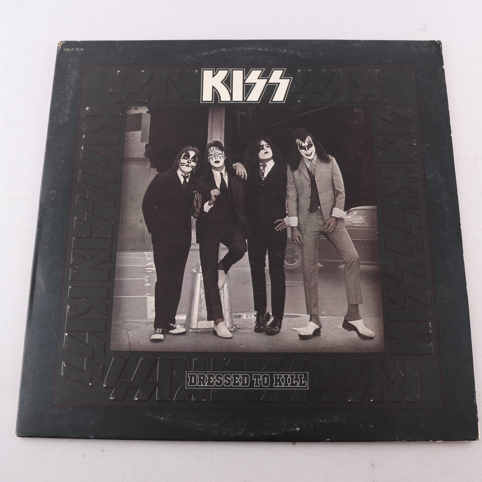 LP Kiss, Dressed To Kill