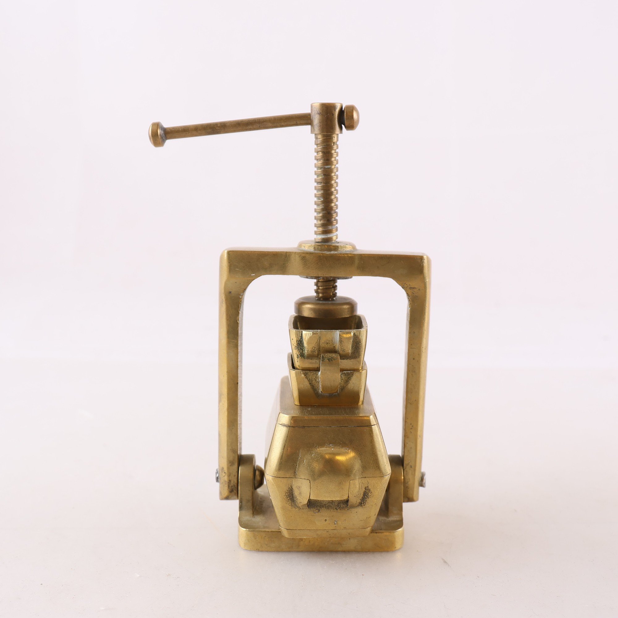 Press, Gjutform, Mässing, Kuriosa.