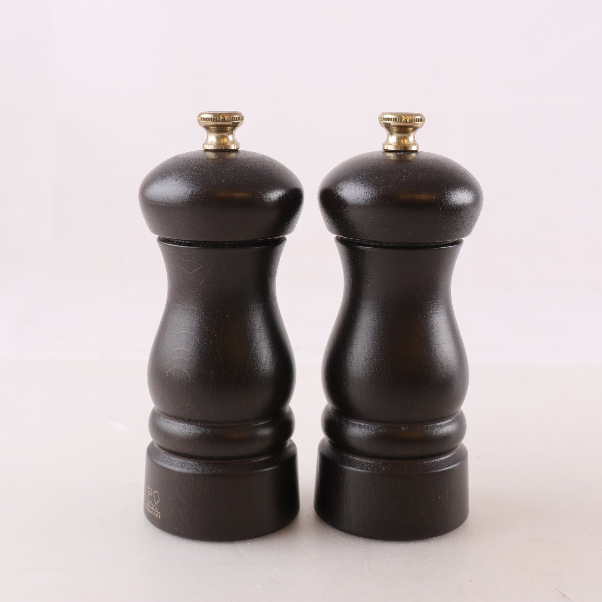 Salt och pepparkvarnar, Peugot, trä, 2 st