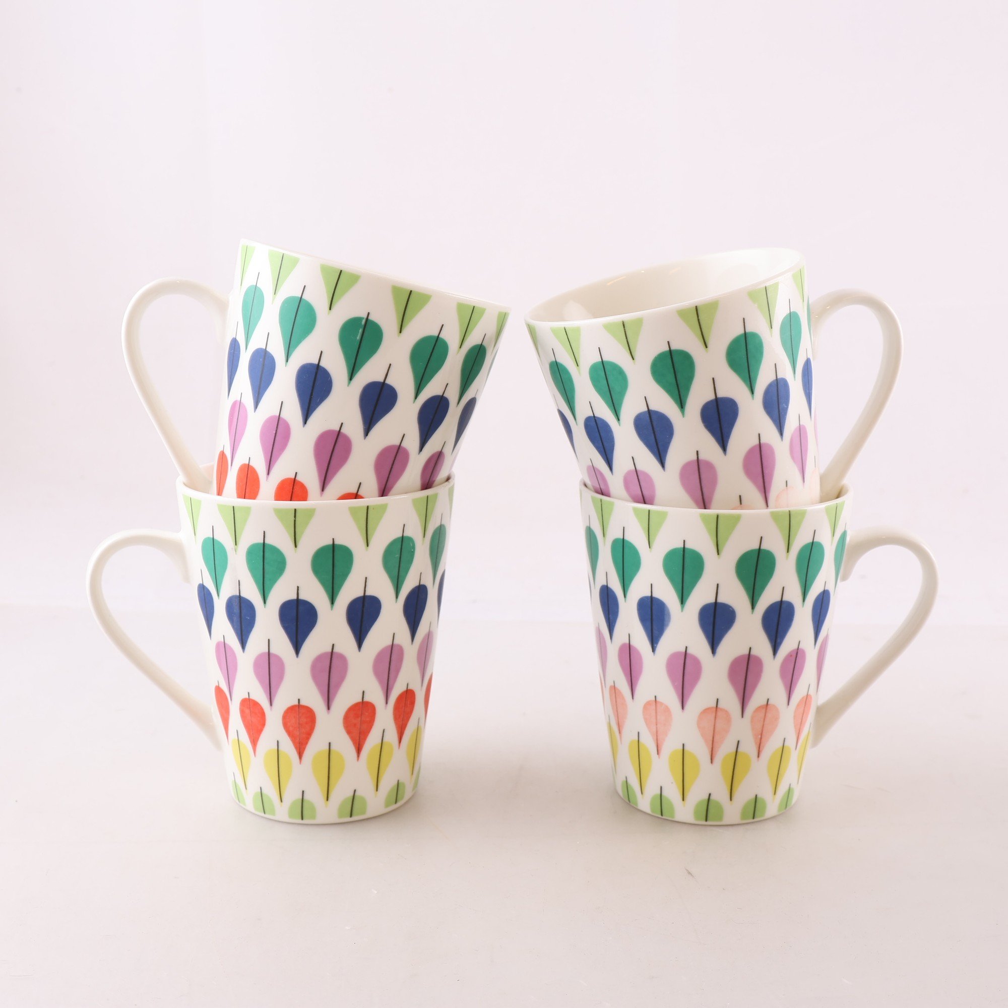 Muggar, KF 110 år, ’fallande löv’ Stig Linberg, 4 st