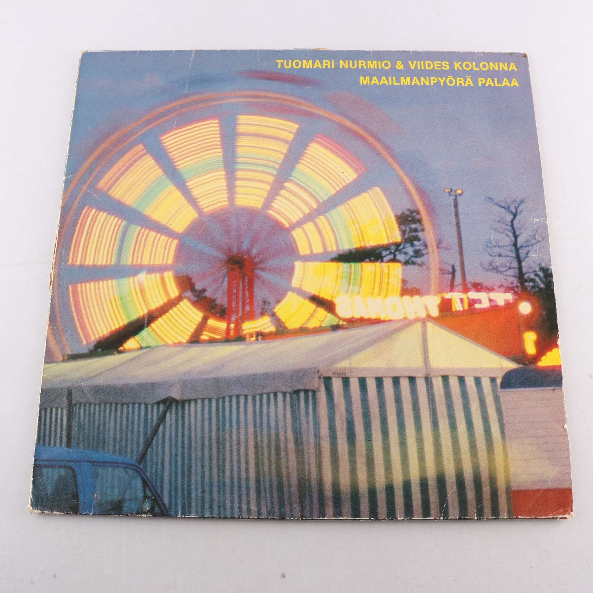 LP Tuomari Nurmio & Viides Kolonna, Maailmanpyörä Palaa