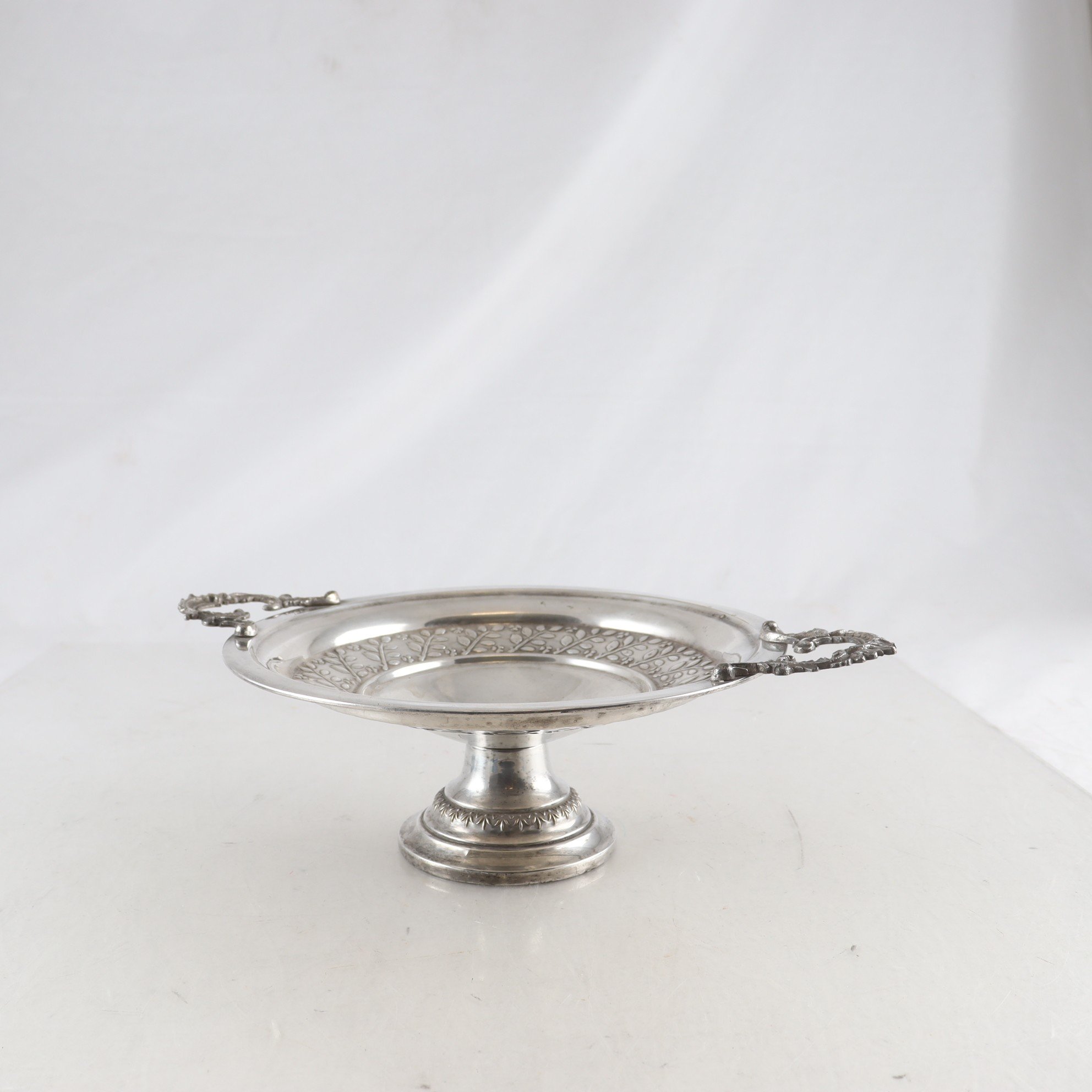 Serveringsfat på fot, nysilver
