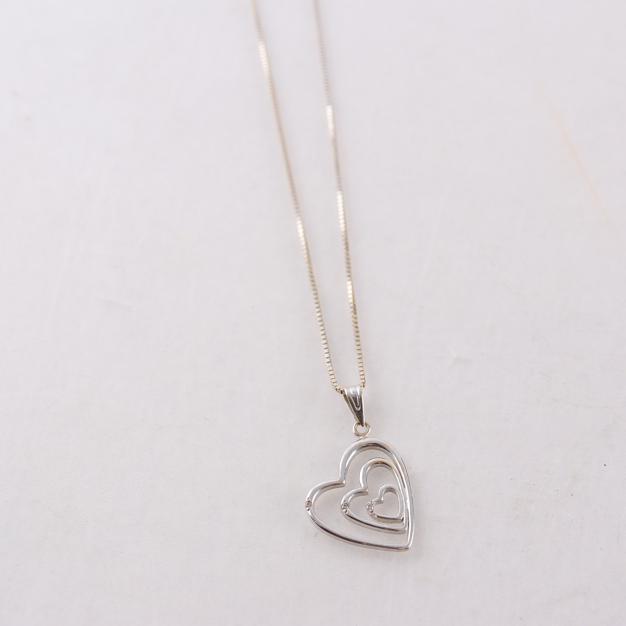 Halsband & Hänge, Vitt guld 18k, Vikt: 3.6g