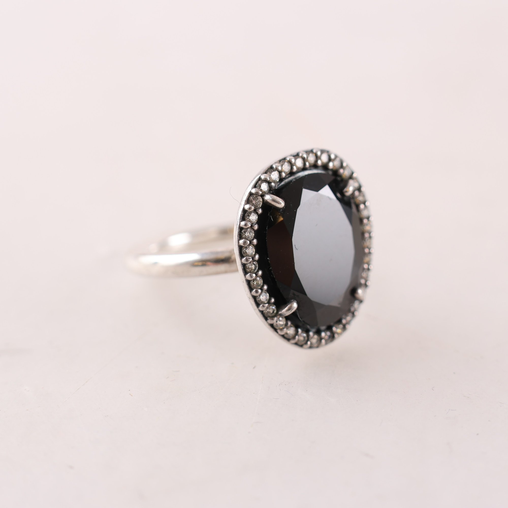 Ring, Pandora, Glamorous Legacy, silver 925, svart spinell, stenar Vikt: 6g