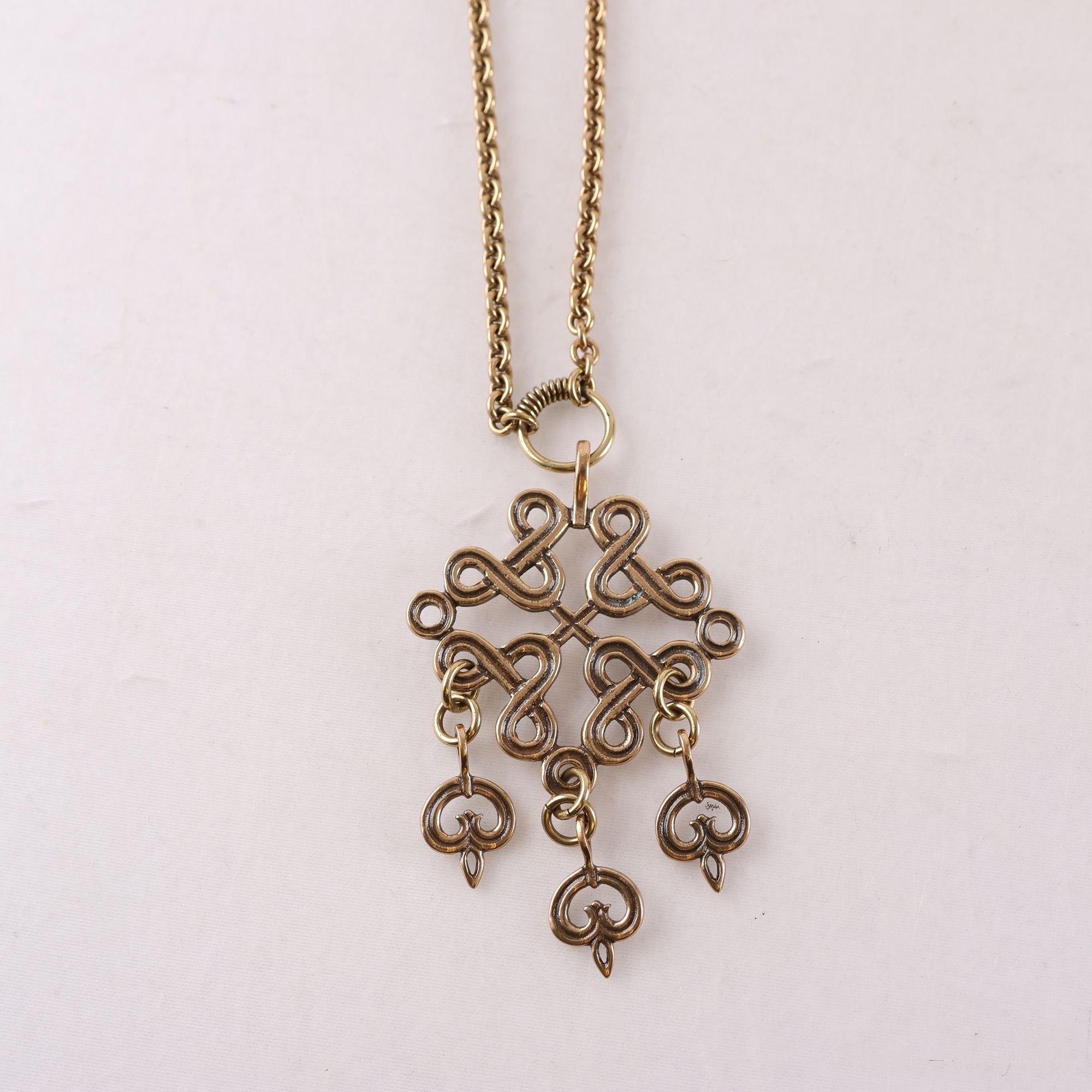 Halsband, Kalevala Koru, Finland, brons.