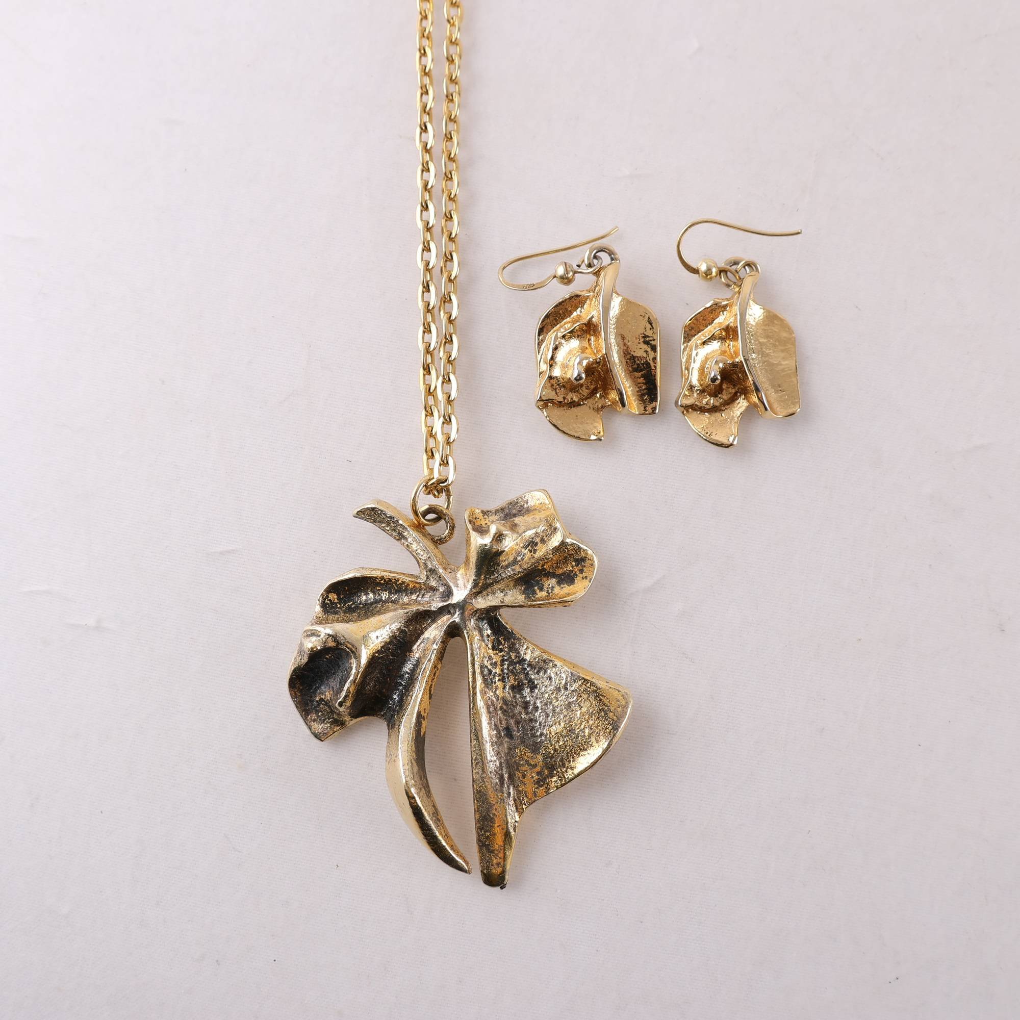 Halsband och örhängen, Börje Tennung, förgyllt tenn.