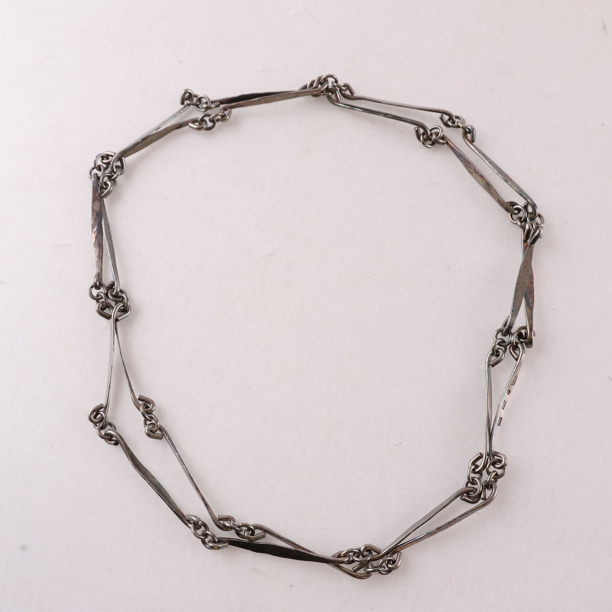 Halsband, Nils Novén, silver 925. Vikt: 21.5g