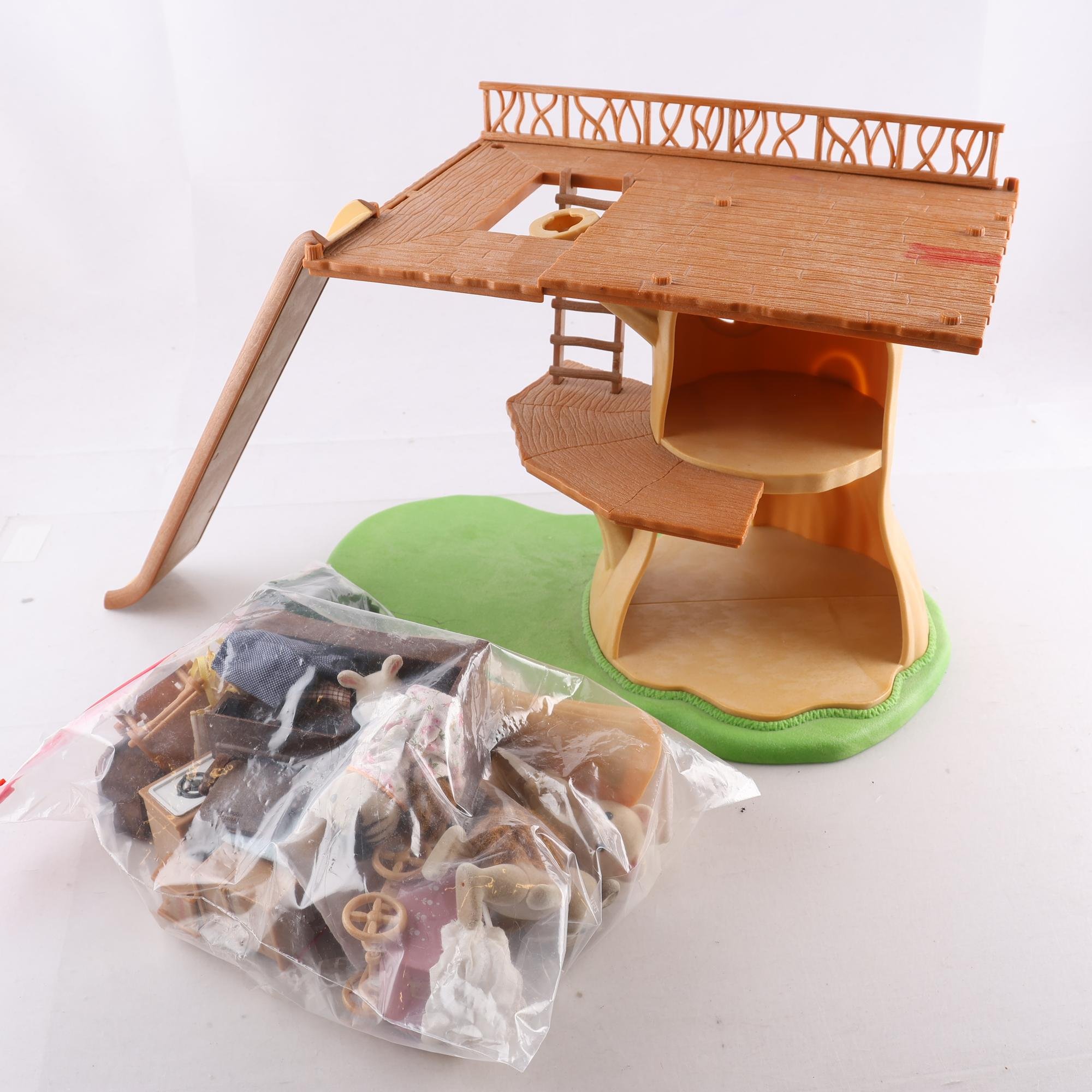 Figurer, Sylvania, med huset. Samfraktas ej.