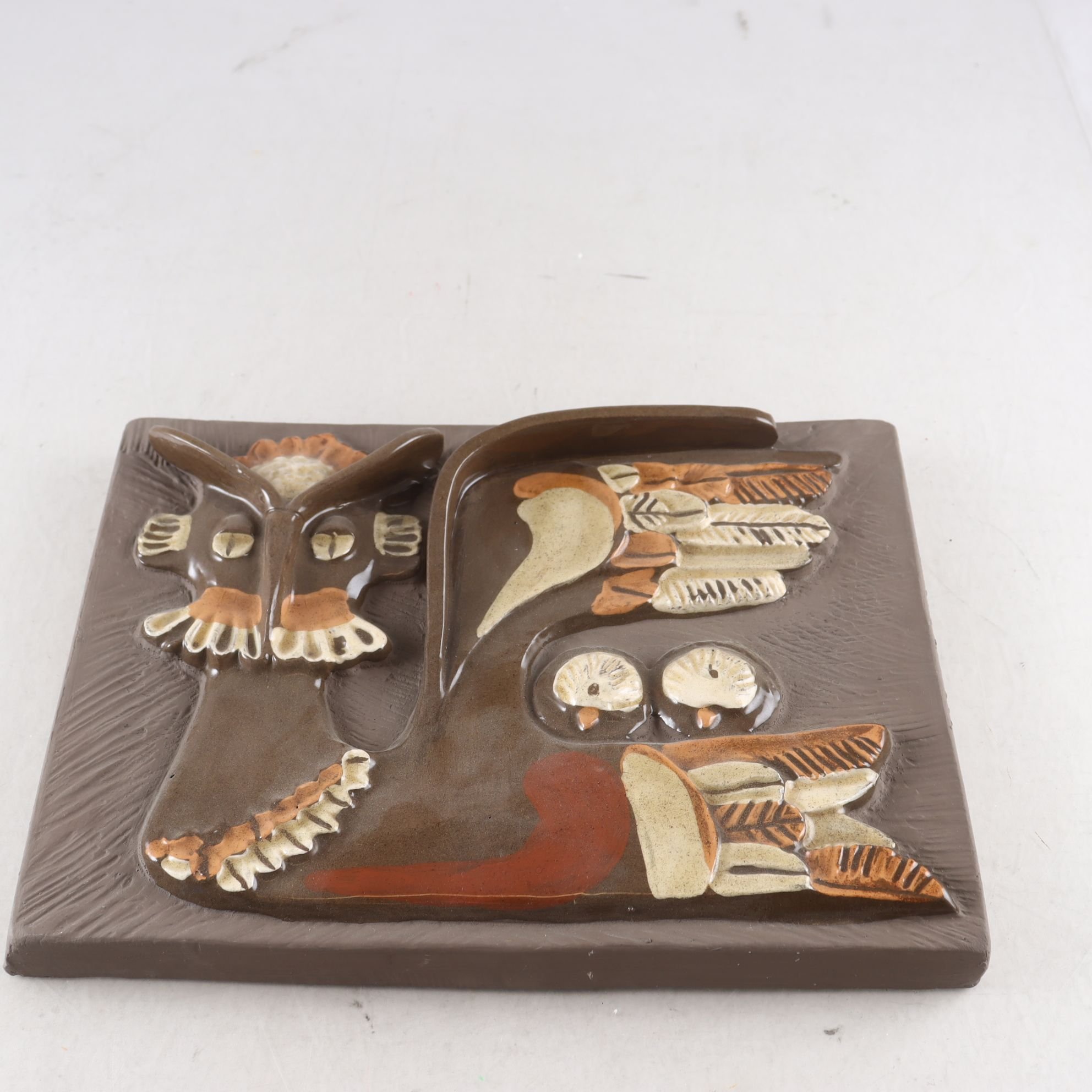 Väggrelief, Solsieg Ueltzhöffer, Jie. Samfraktas ej.