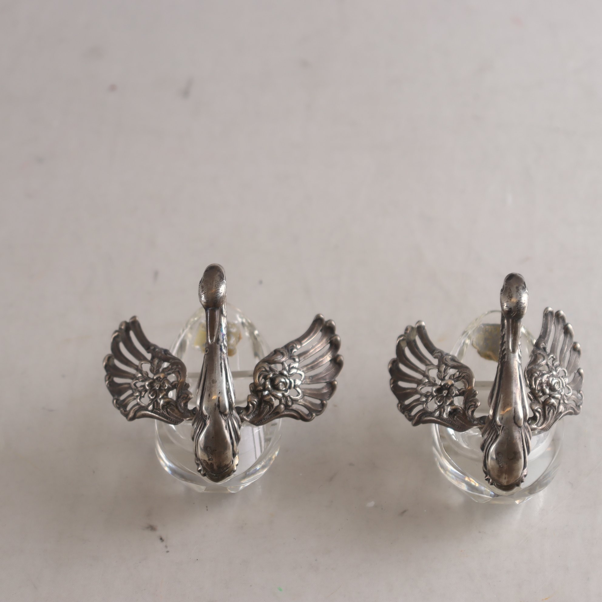 Paret saltkar, svanar, glas, kristall AP, silver 835