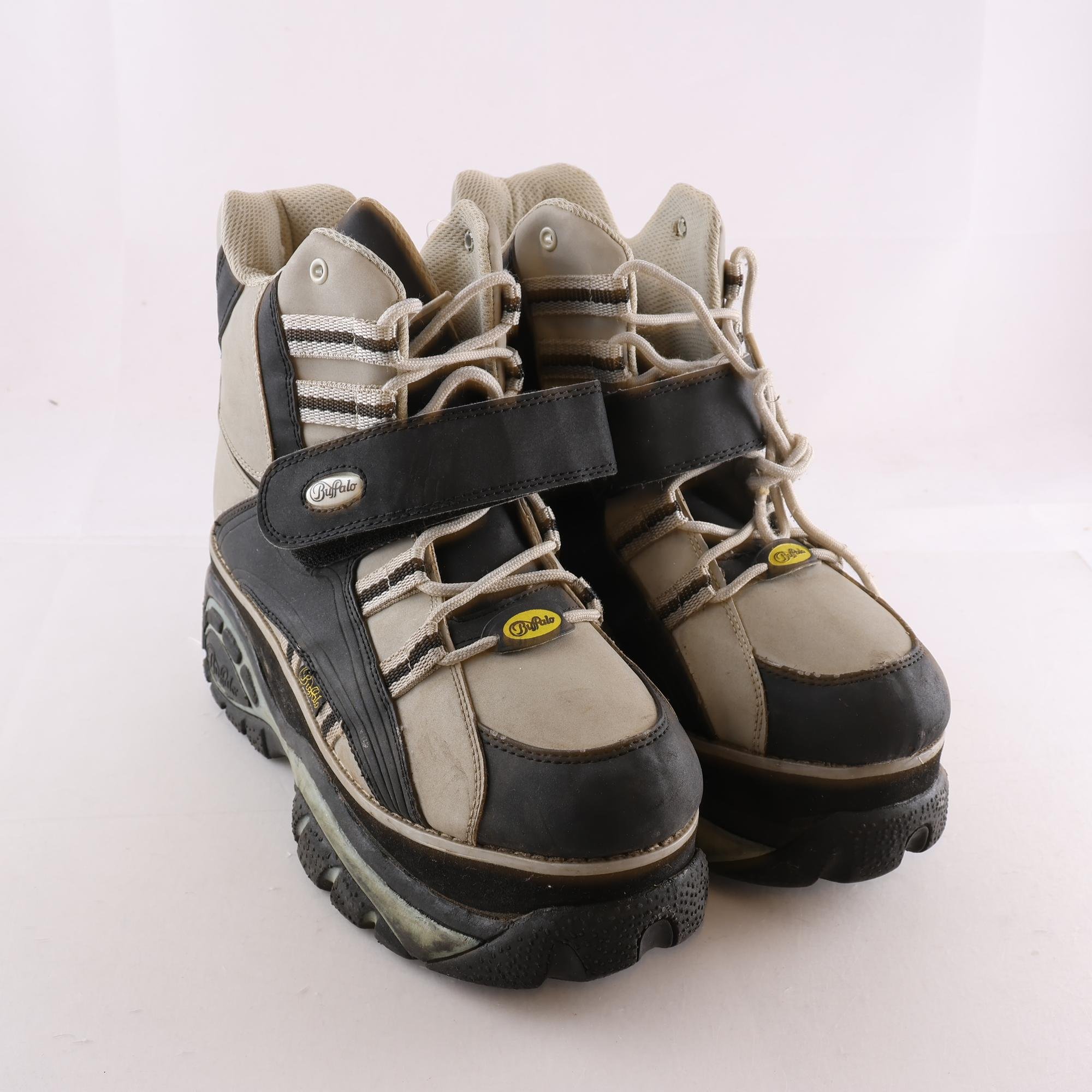 Sko, Buffalo, stl. 44