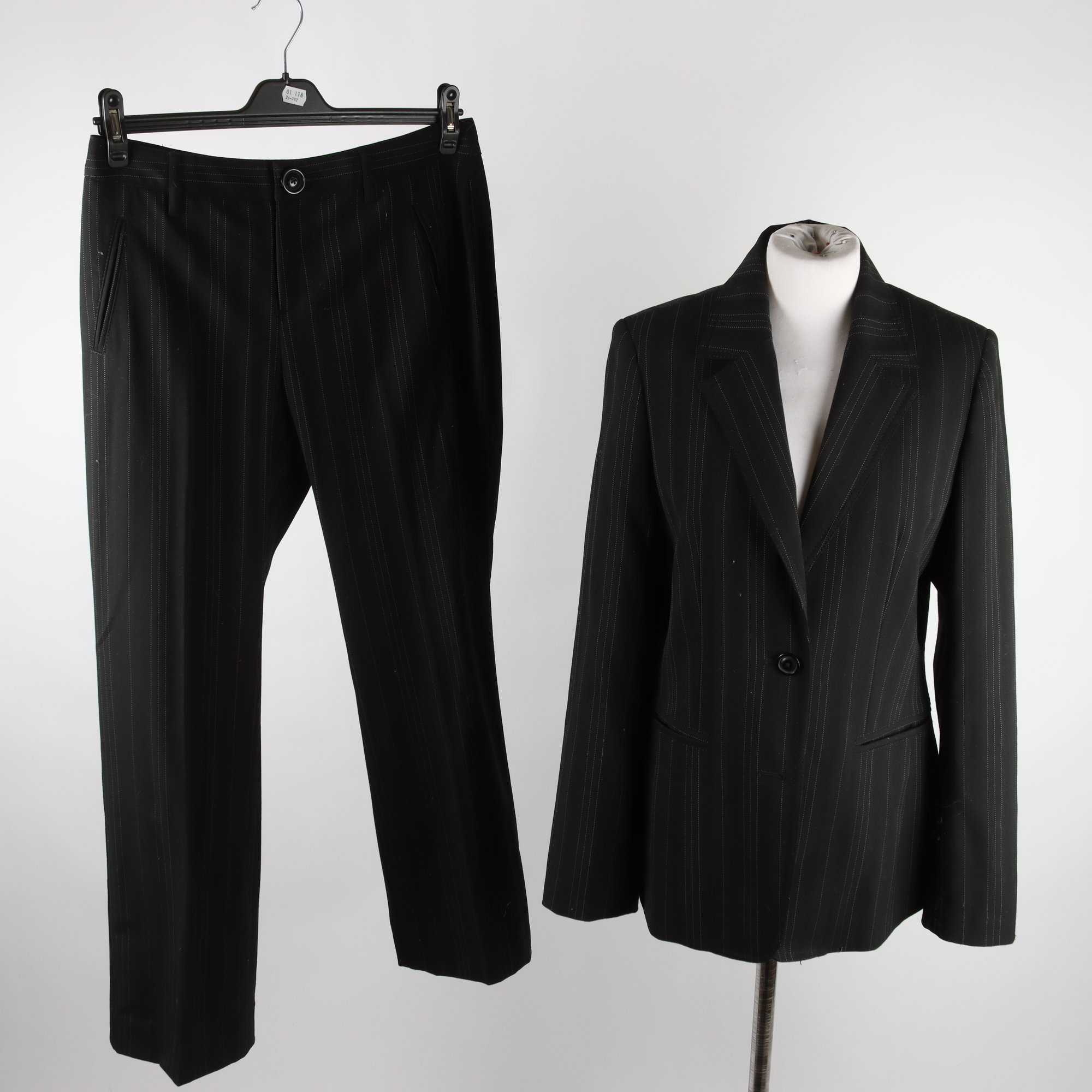 Kostym, Part Two, stl. 40