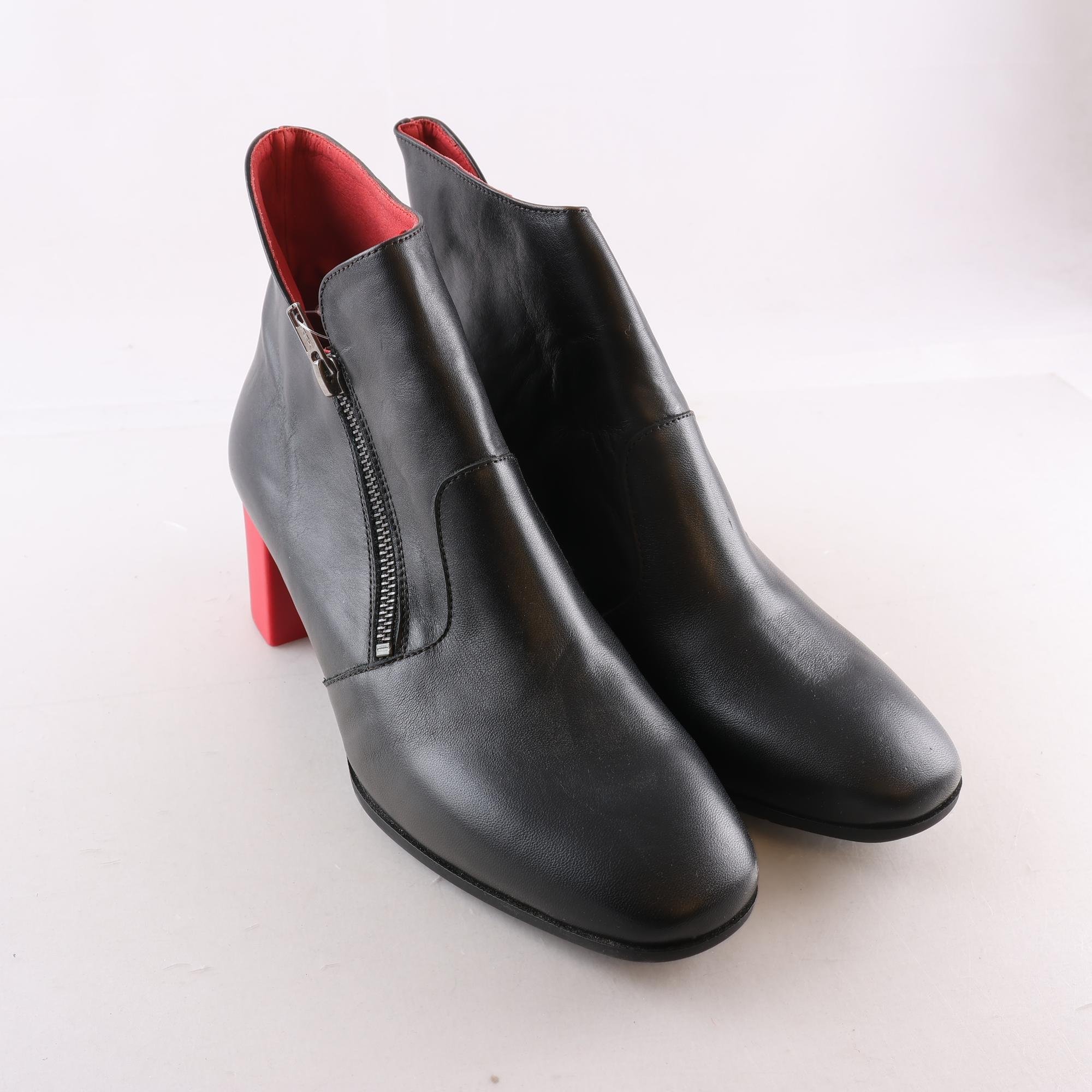 Ankelboots, Sabrinas, svart, röd, stl. 40