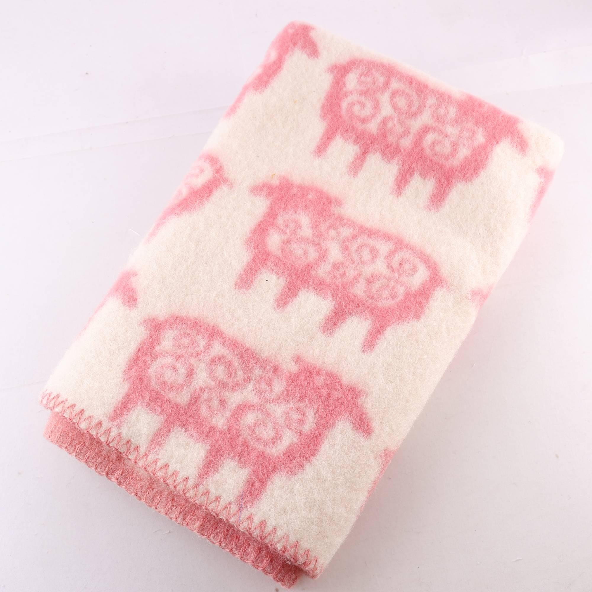 Liten filt, Klippan, vit, rosa, ull.