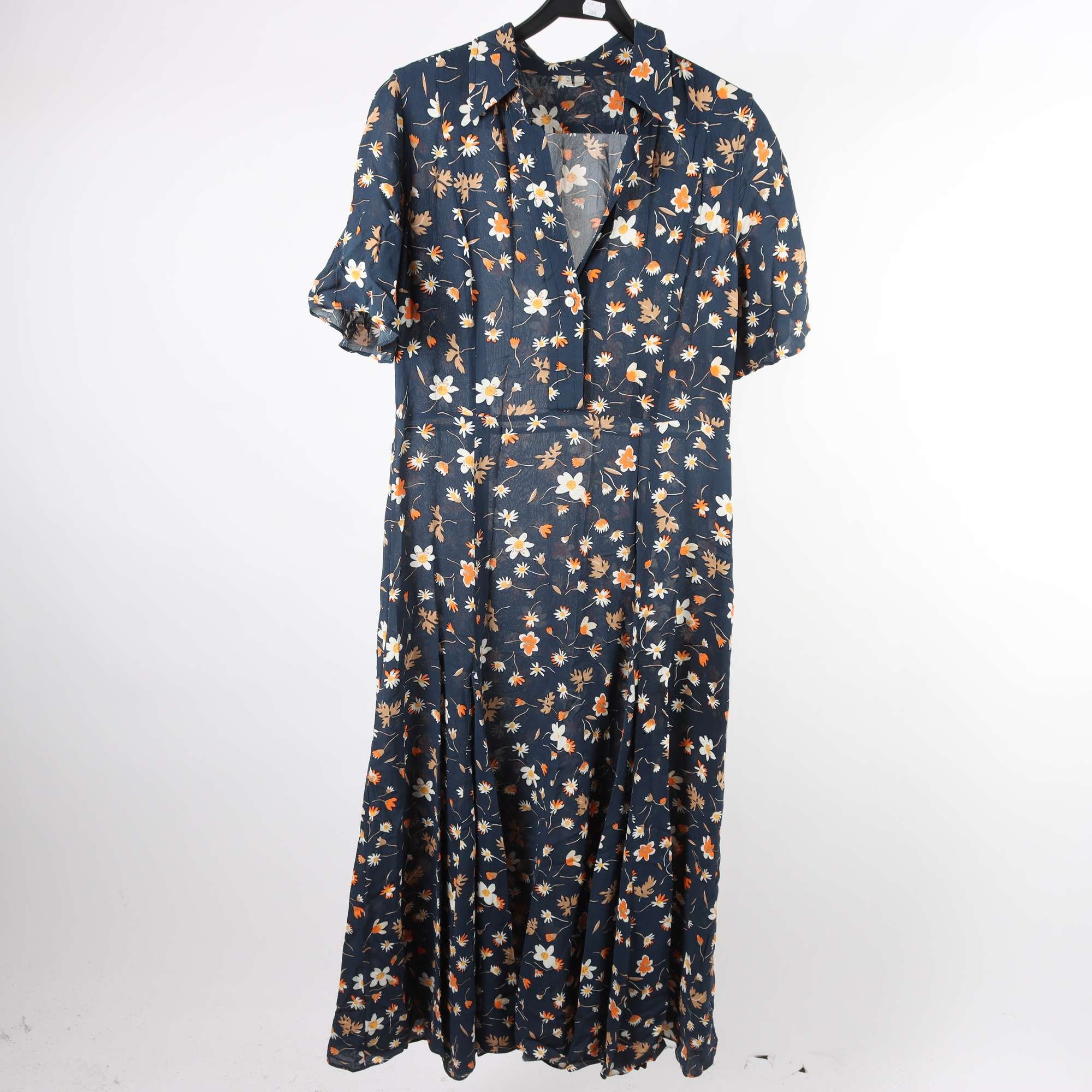 Klänning, Arket, blommig, blå, stl. 38.