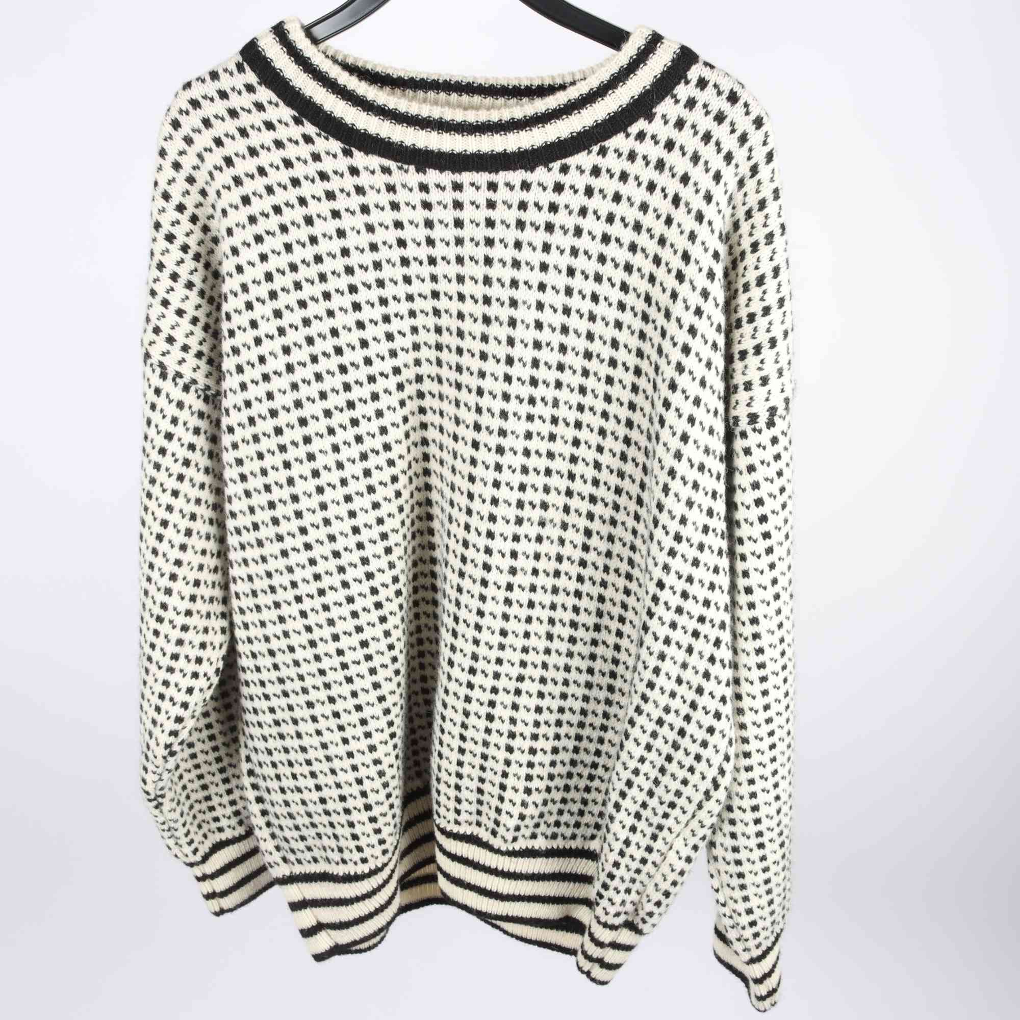 Tröja, Eskimo, svart, benvit, ull, stl. XXL.