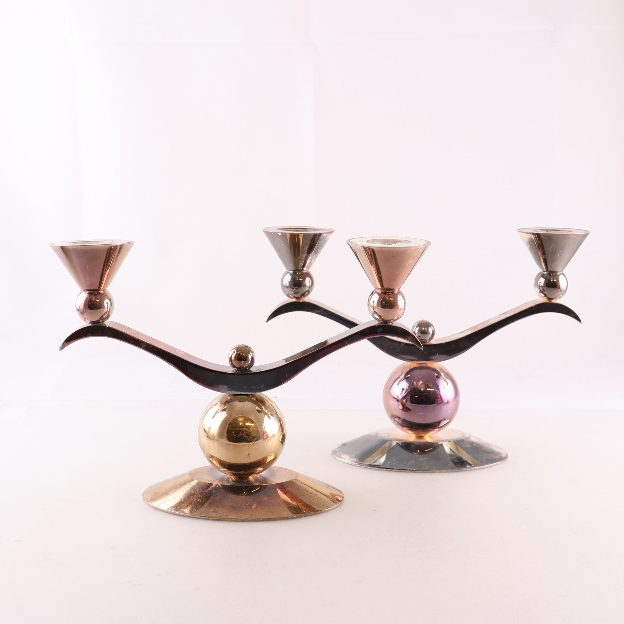 Paret kandelabrar, metall, Italien, 1980-tal. Samfraktas ej.