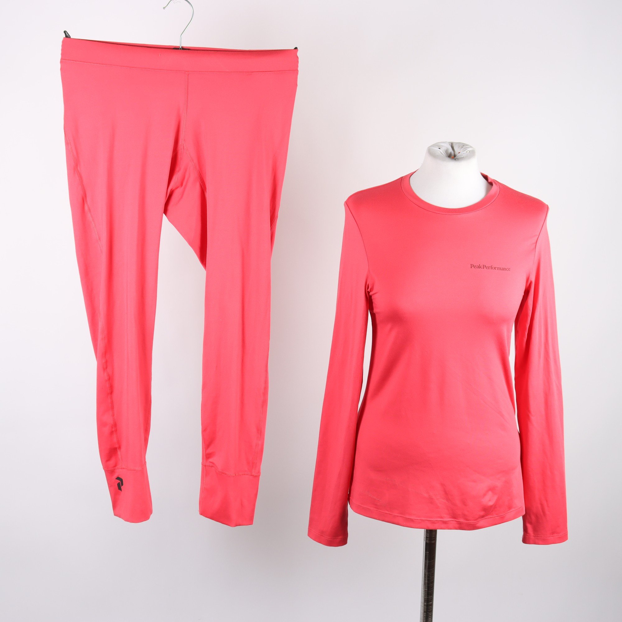 Träningsset/underställ, tröja/byxor, PeakPerformance, röd, stl. M