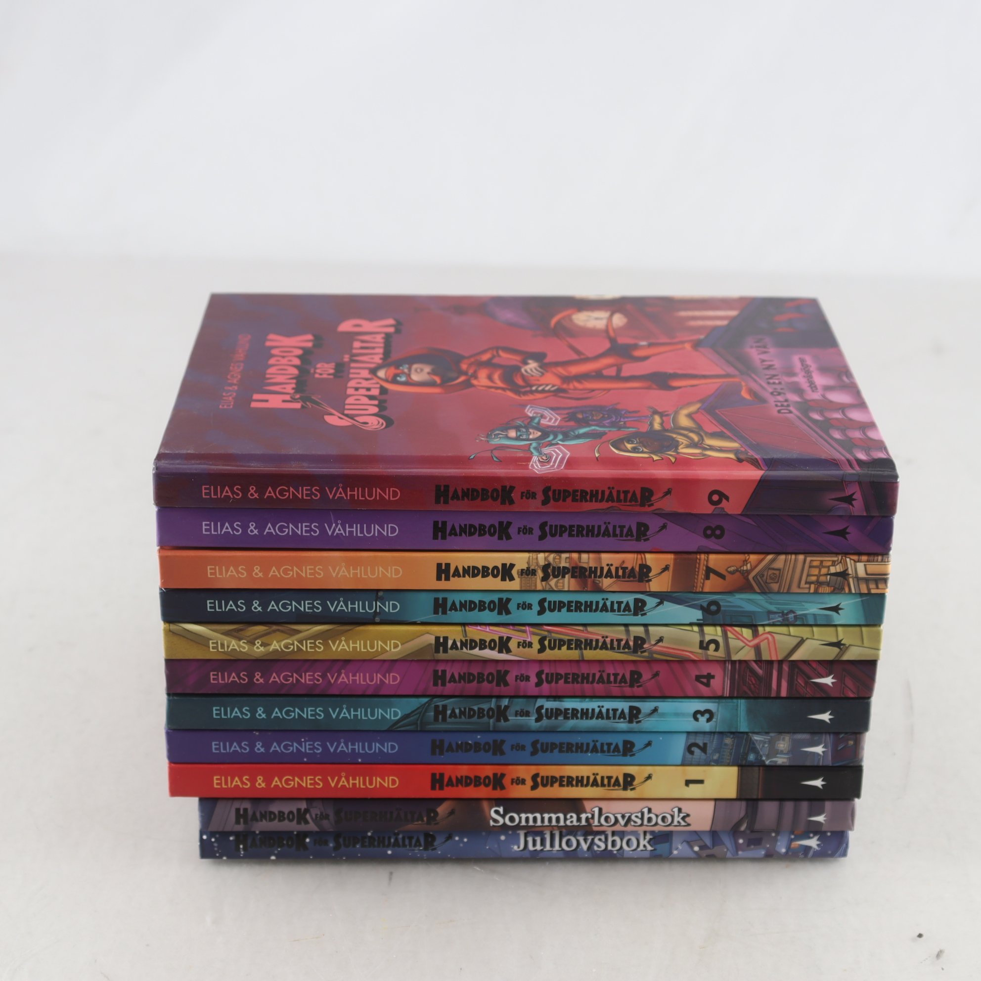 Handbok för superhjältar, Del 1-9 + Jullovsbok + Sommarlovsbok