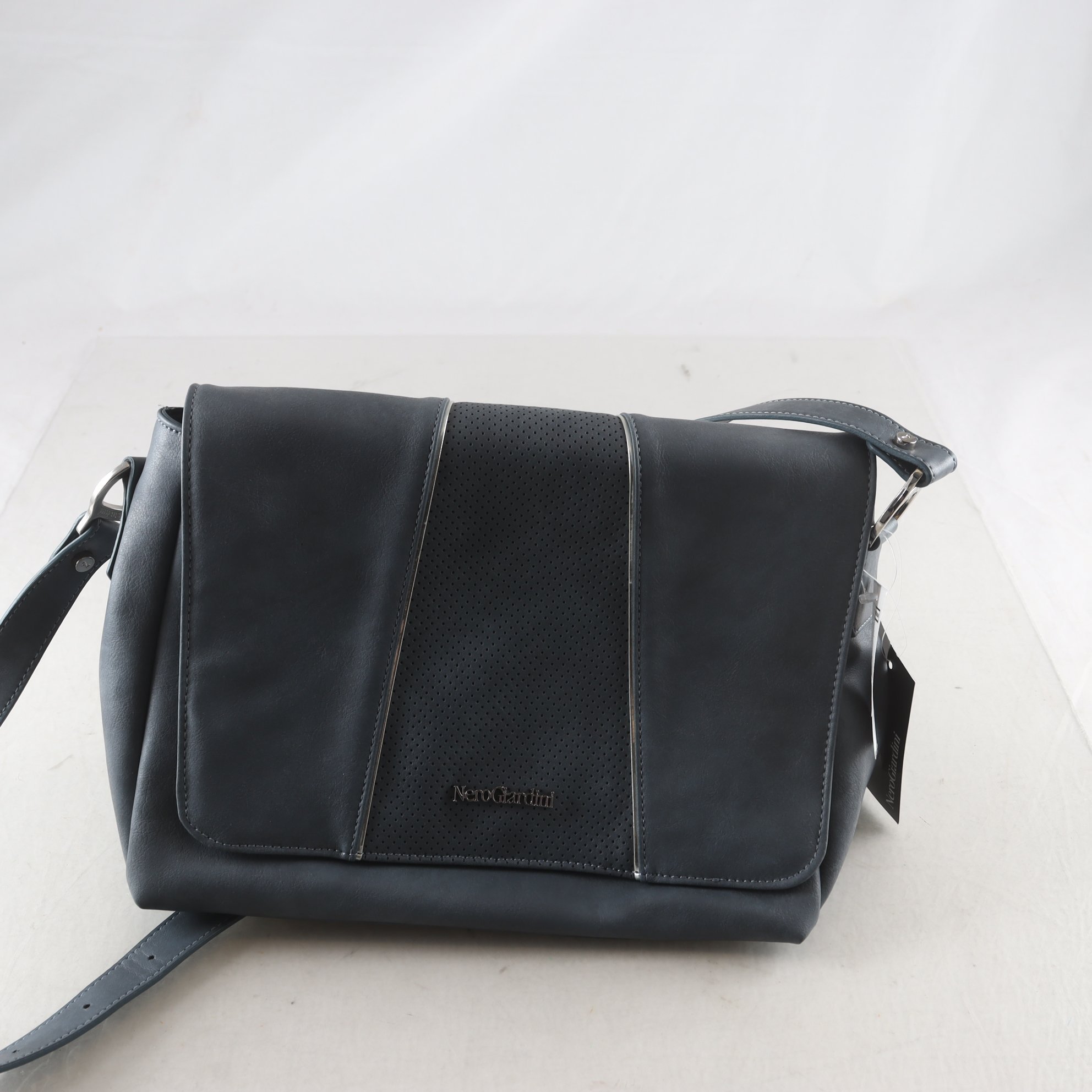 Axelremsväska, NeroGiardini, blå