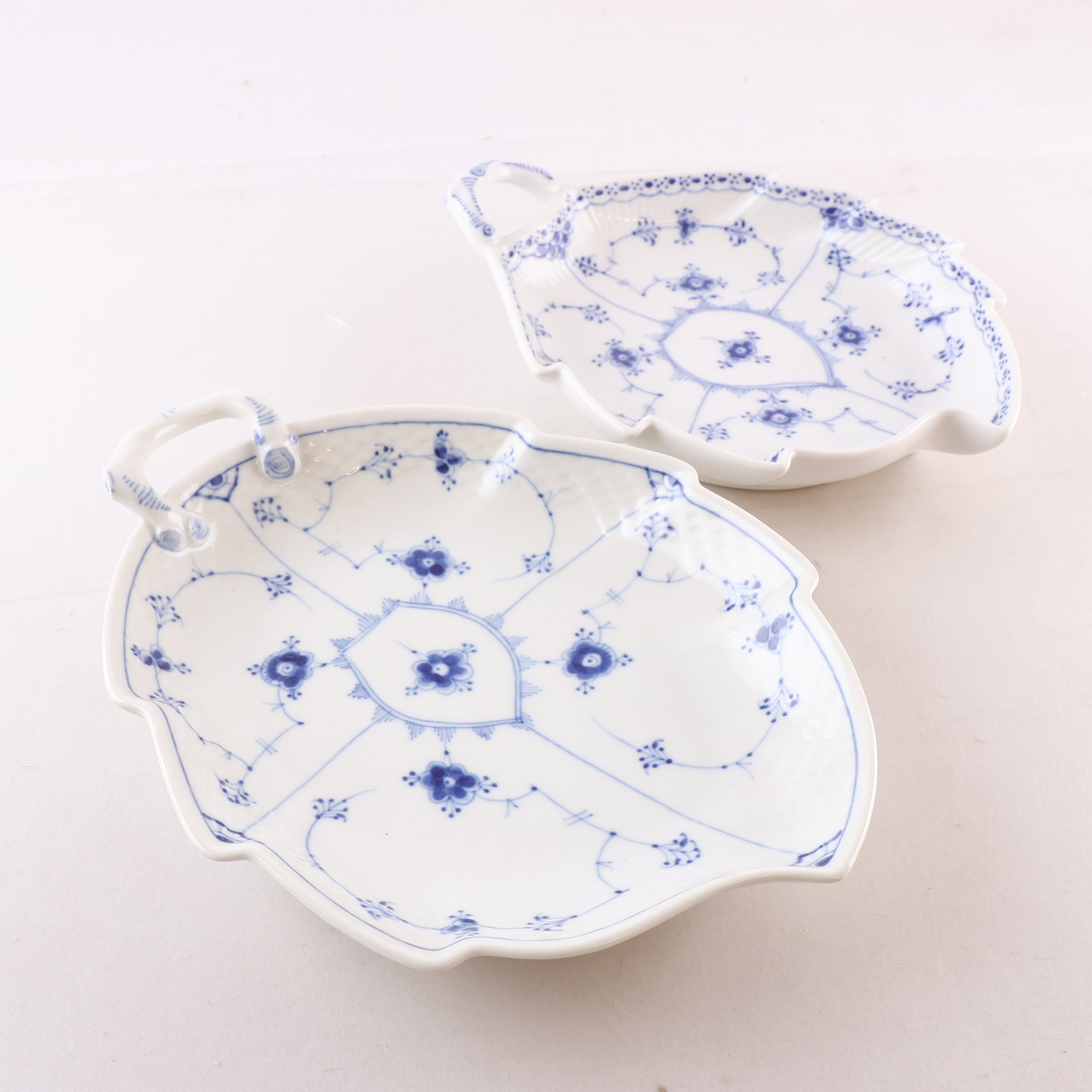 Serveringsfat, Musselmalet, Royal Copenhagen, 2 st. Samfraktas ej.