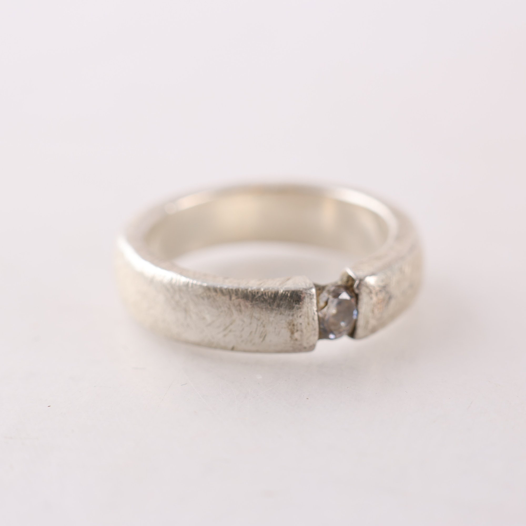 Ring, silver 925, slipad sten, brv: 7.7g