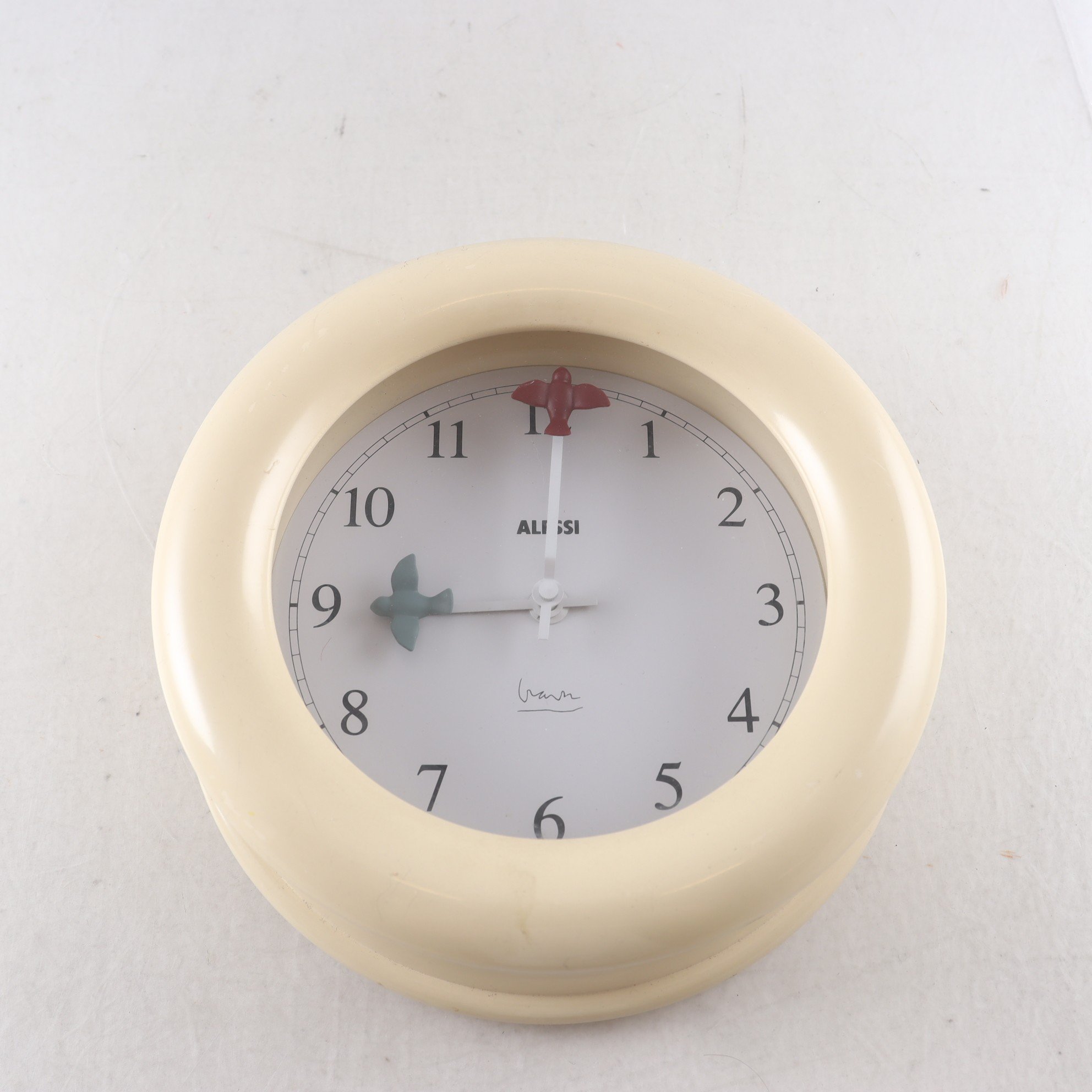 Väggklocka, Alessi. Samfraktas ej.