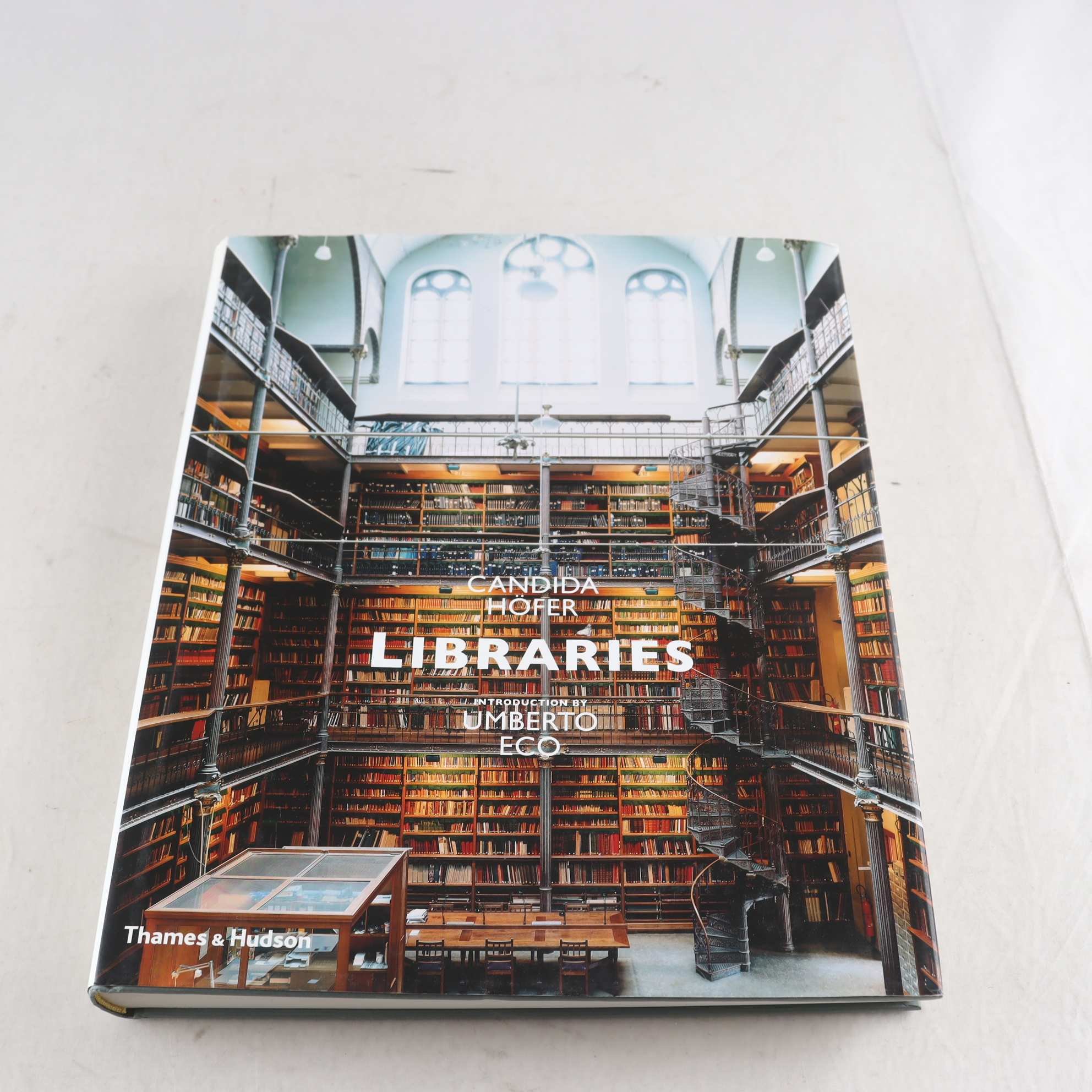 Candida Höfer, Libraries, Introduction by Umberto Eco