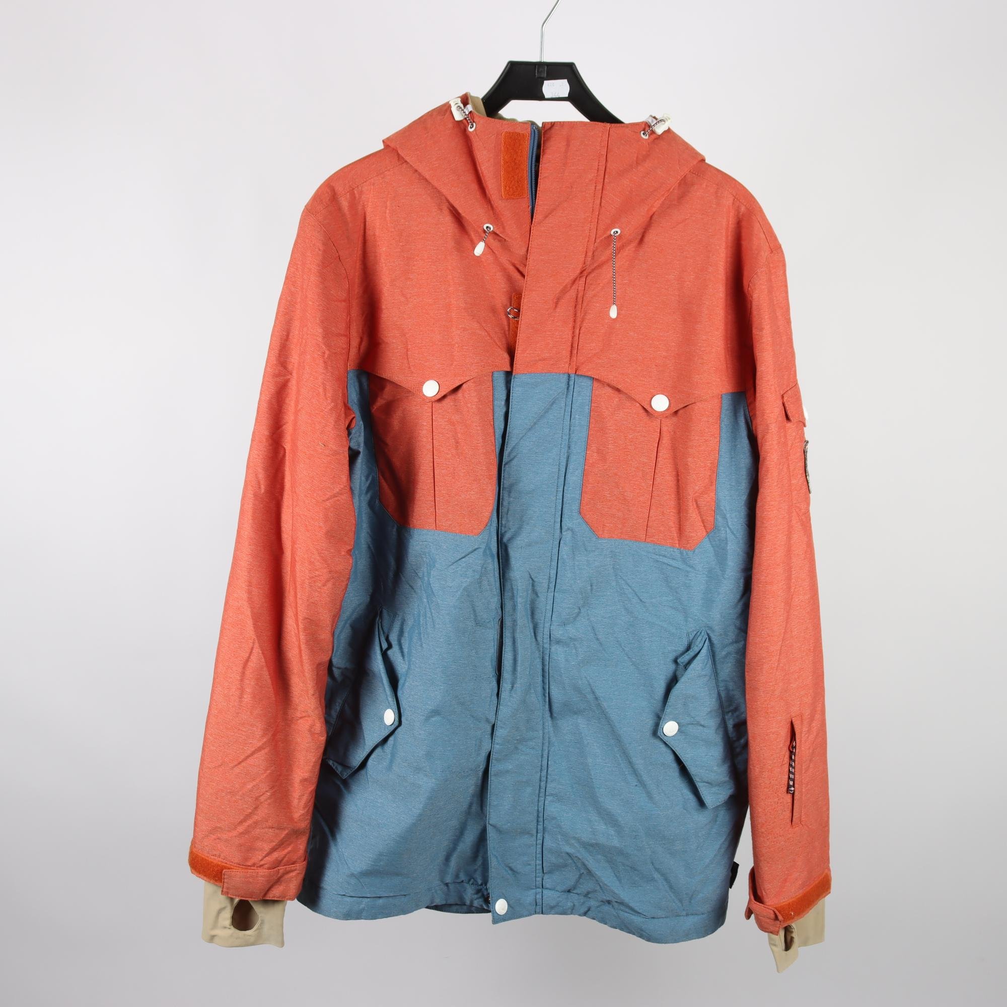 Skidjacka, Maloja, röd, blå, stl. M.