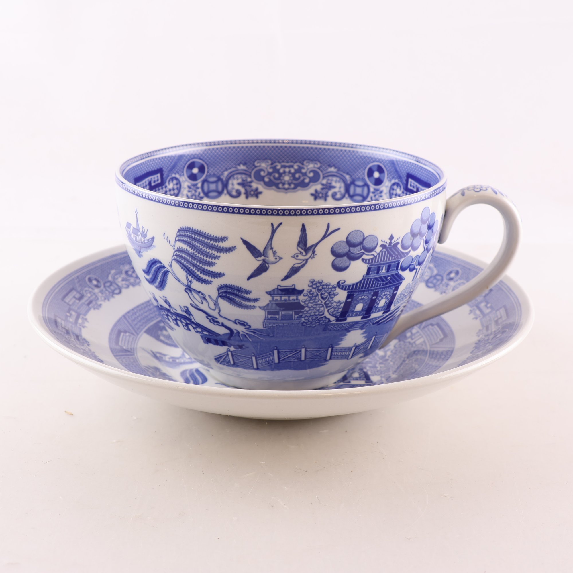 Jumbokopp med fat, Willow, Spode, England. Samfraktas ej.