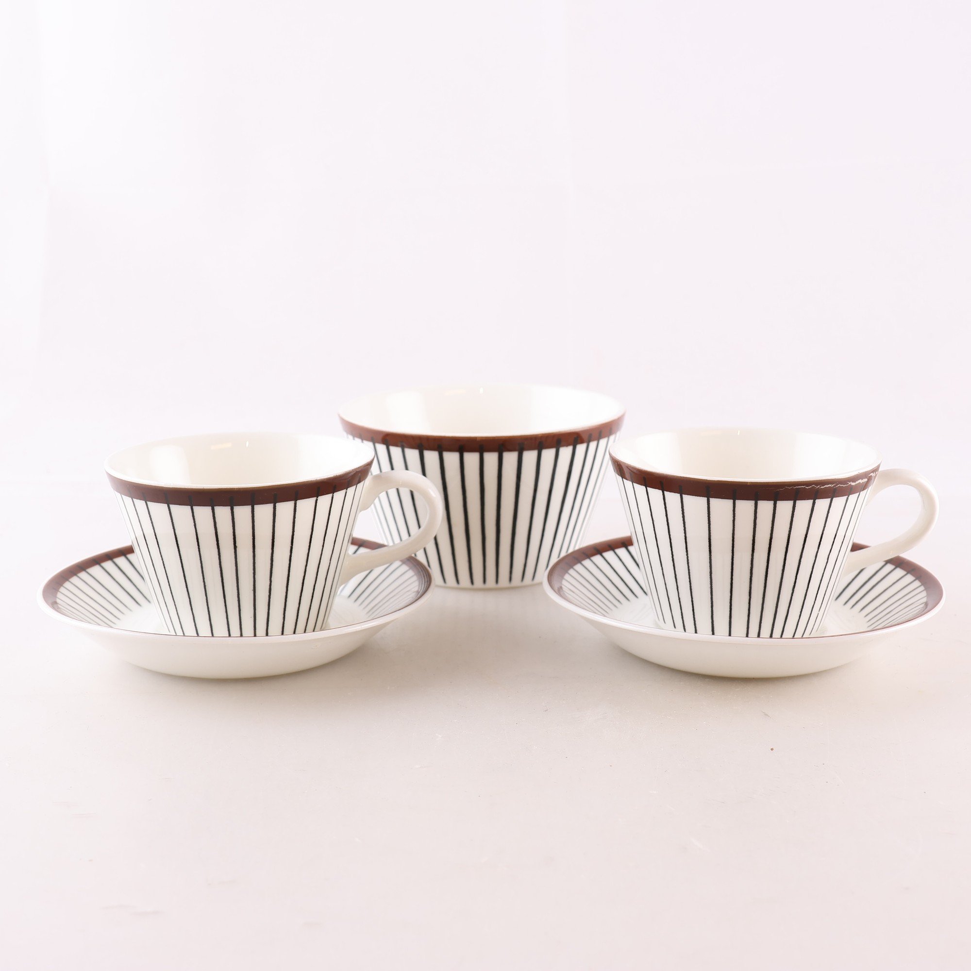 Kaffekoppar med fat, sockerskål, Spisa Ribb, Stig Lindberg. Samfraktas ej