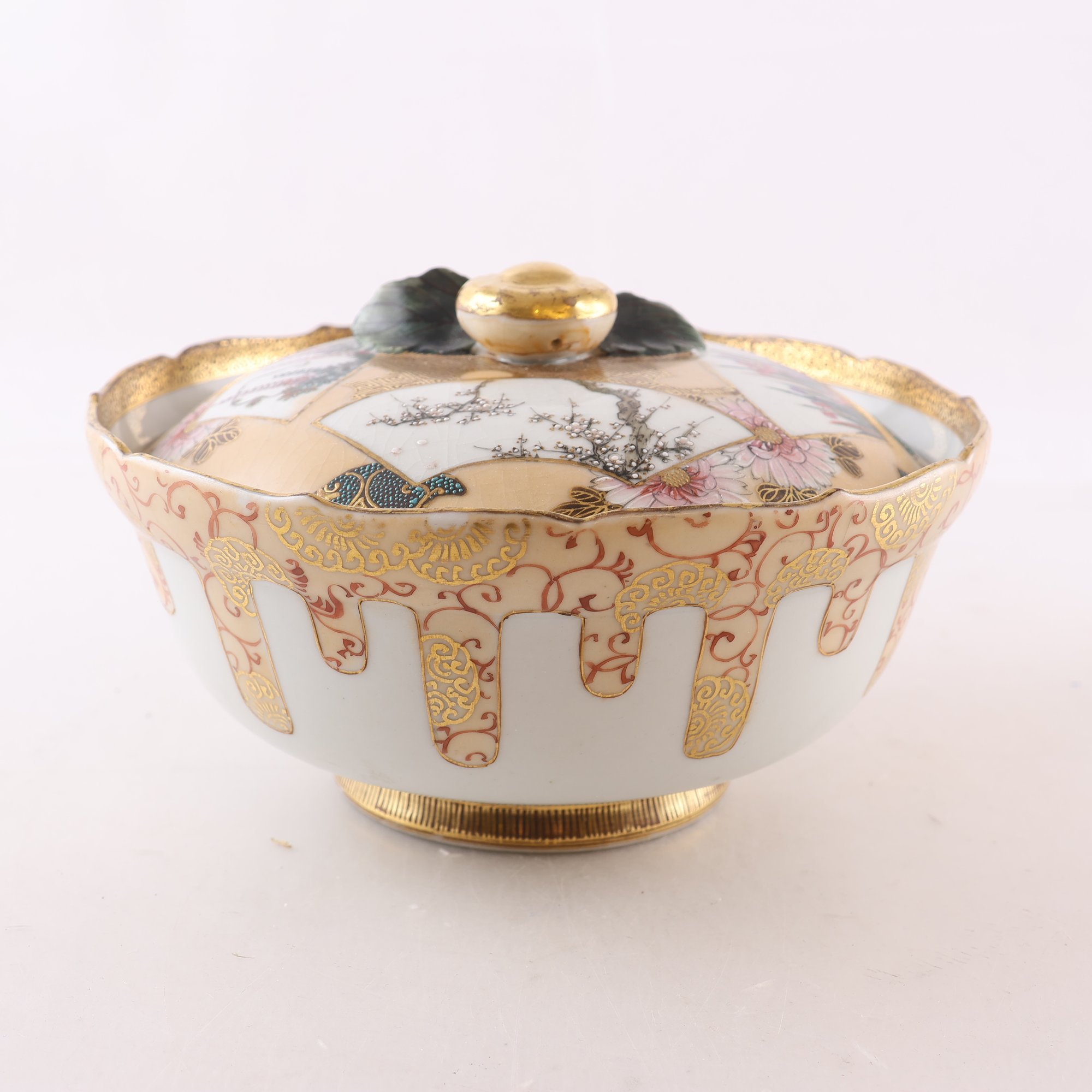 Karott med lock, Japan, tidigt 1900-tal