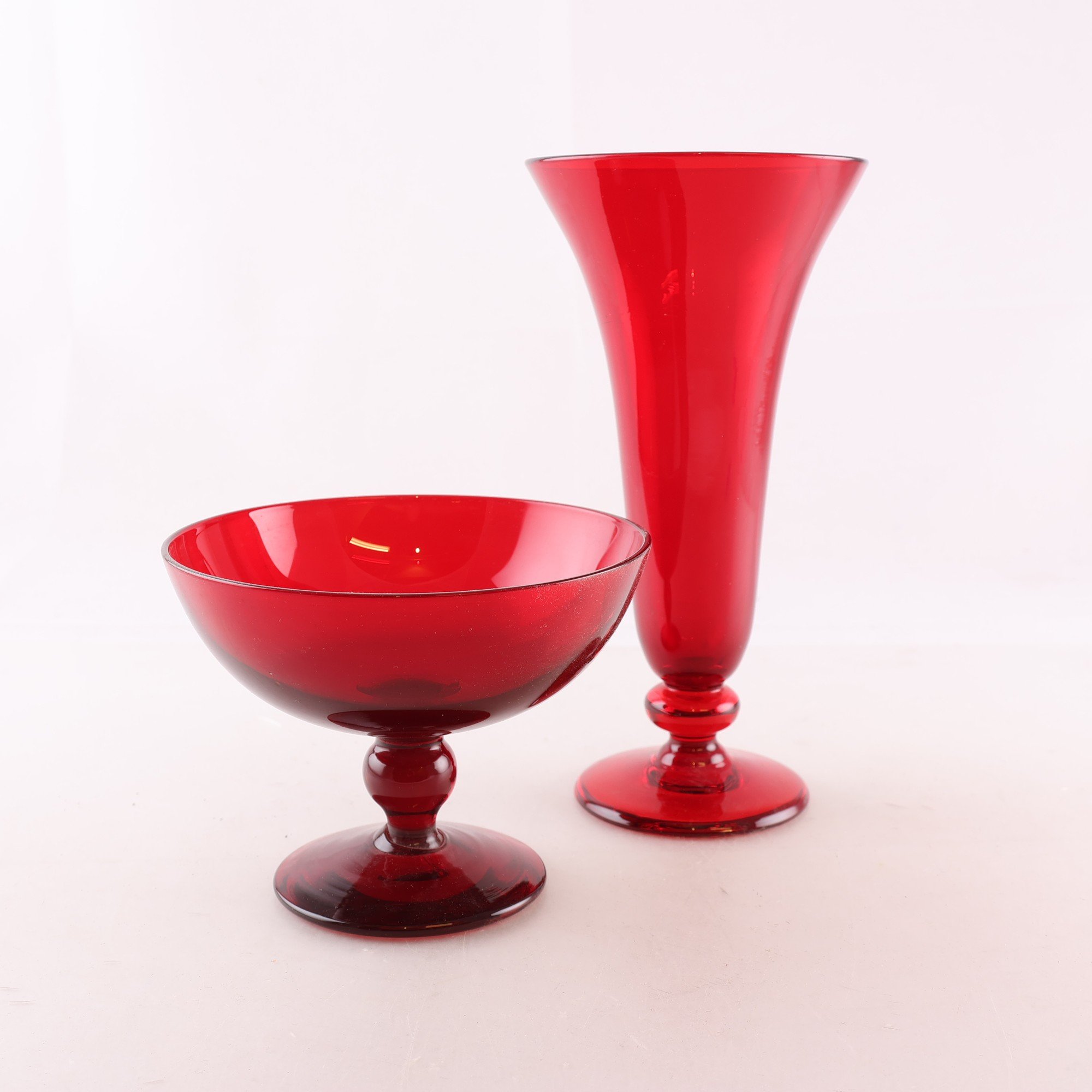 Vas, Skål på fot, Reijmyre. Samfraktas ej.