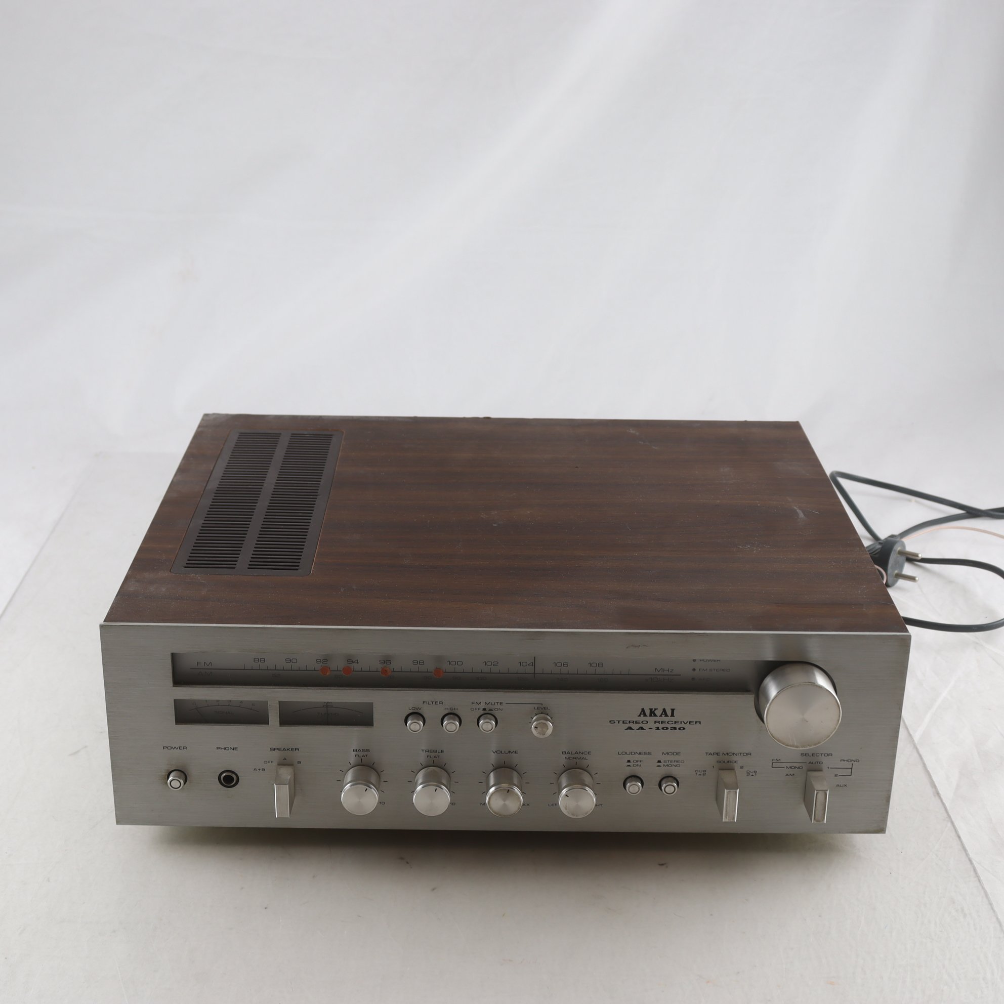 Förstärkare, Akai AA-1030. Endast avhämtning.